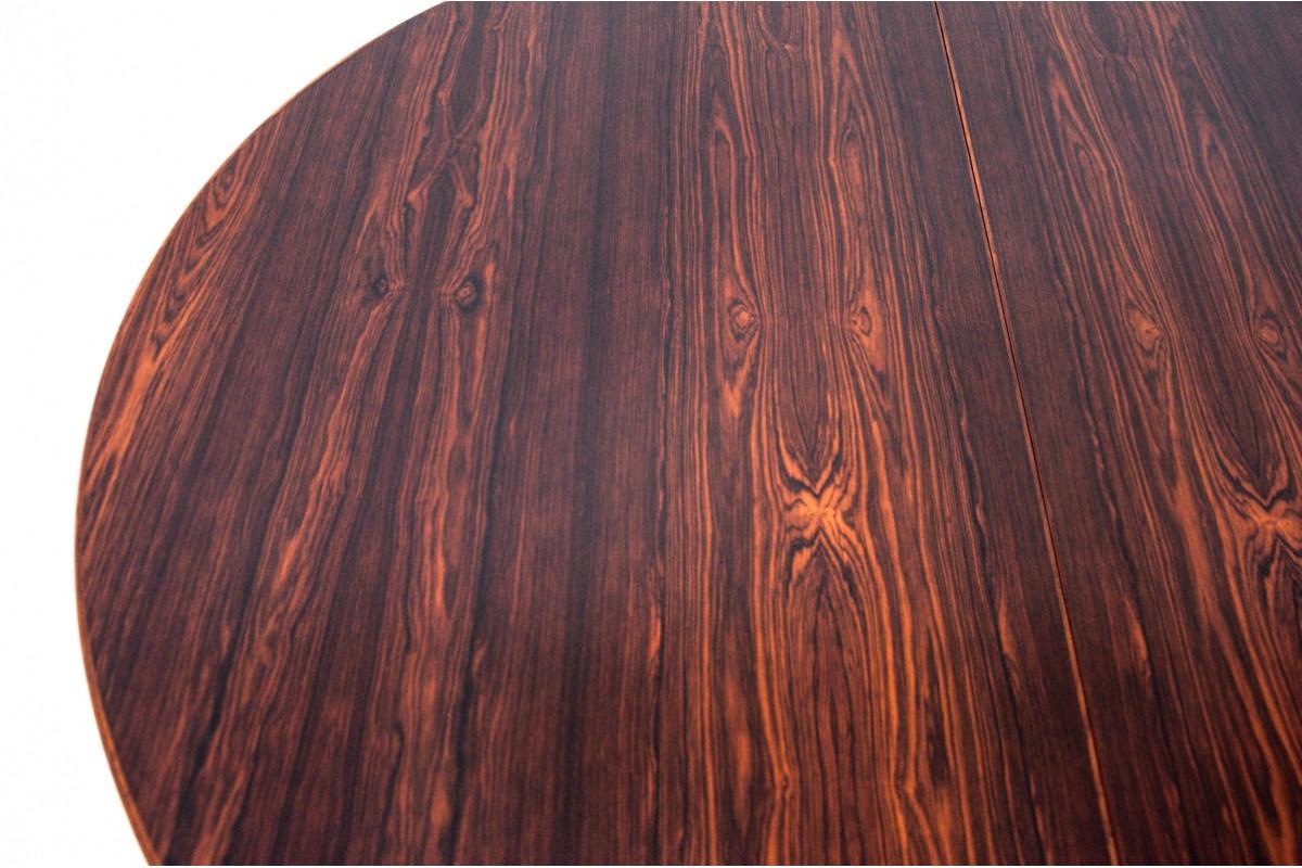 Round dining table, Denmark, 1960s. In Good Condition For Sale In Chorzów, PL