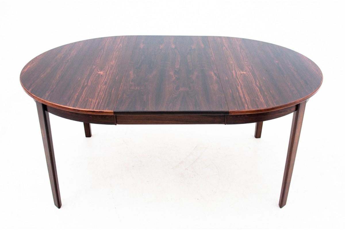 Round dining table, Denmark, 1960s. For Sale 2