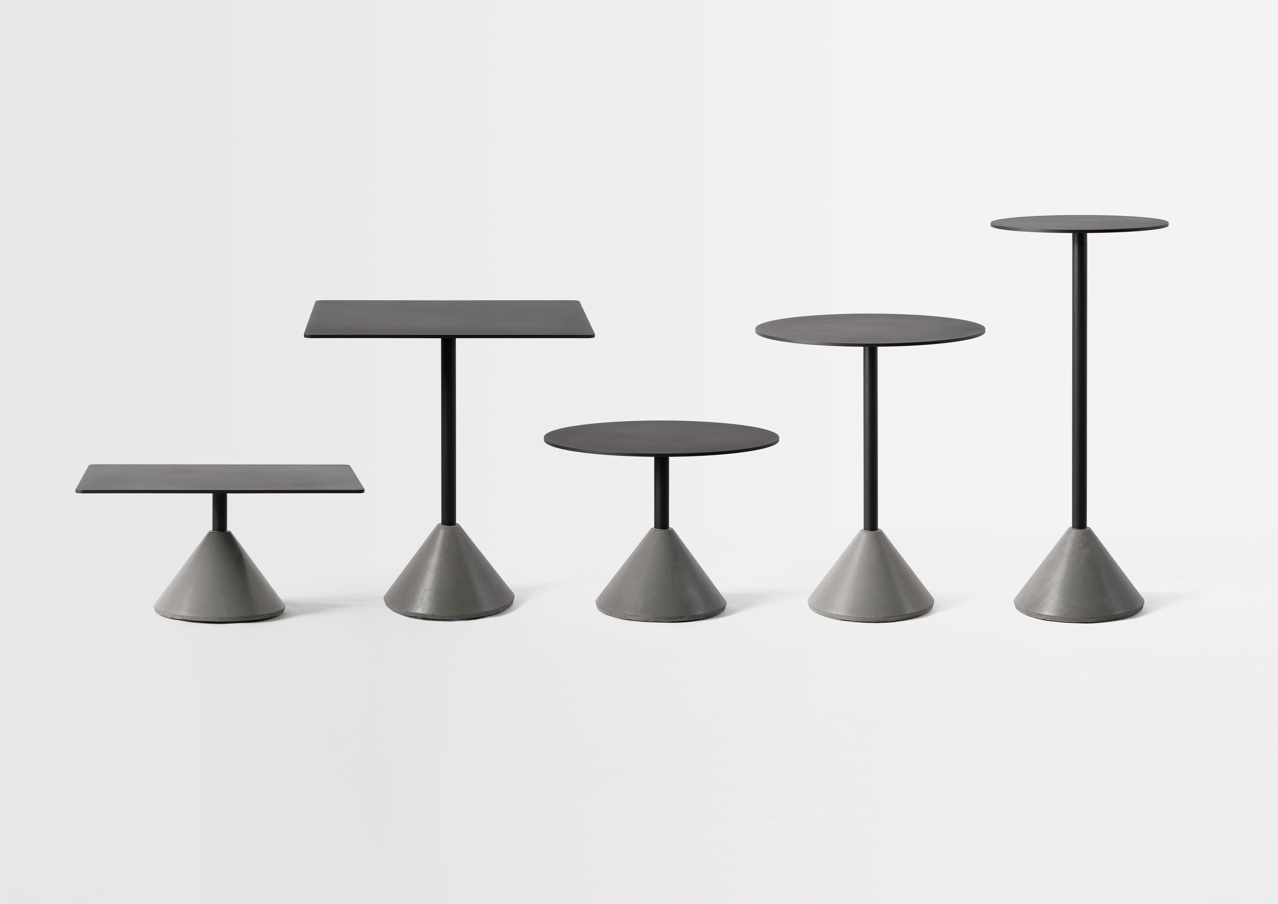 Aluminium Table de salle à manger ronde 'DING' en béton et aluminium 'Black' en vente