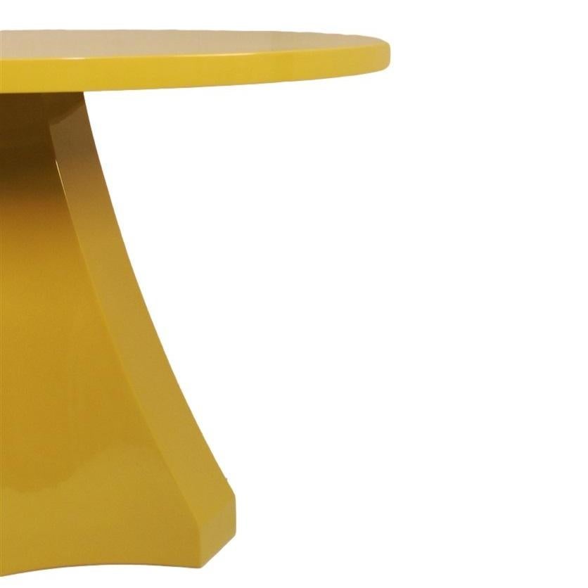 Round Dining Table Featuring Faceted Geometric Pedestal Base In New Condition For Sale In NEW YORK, NY