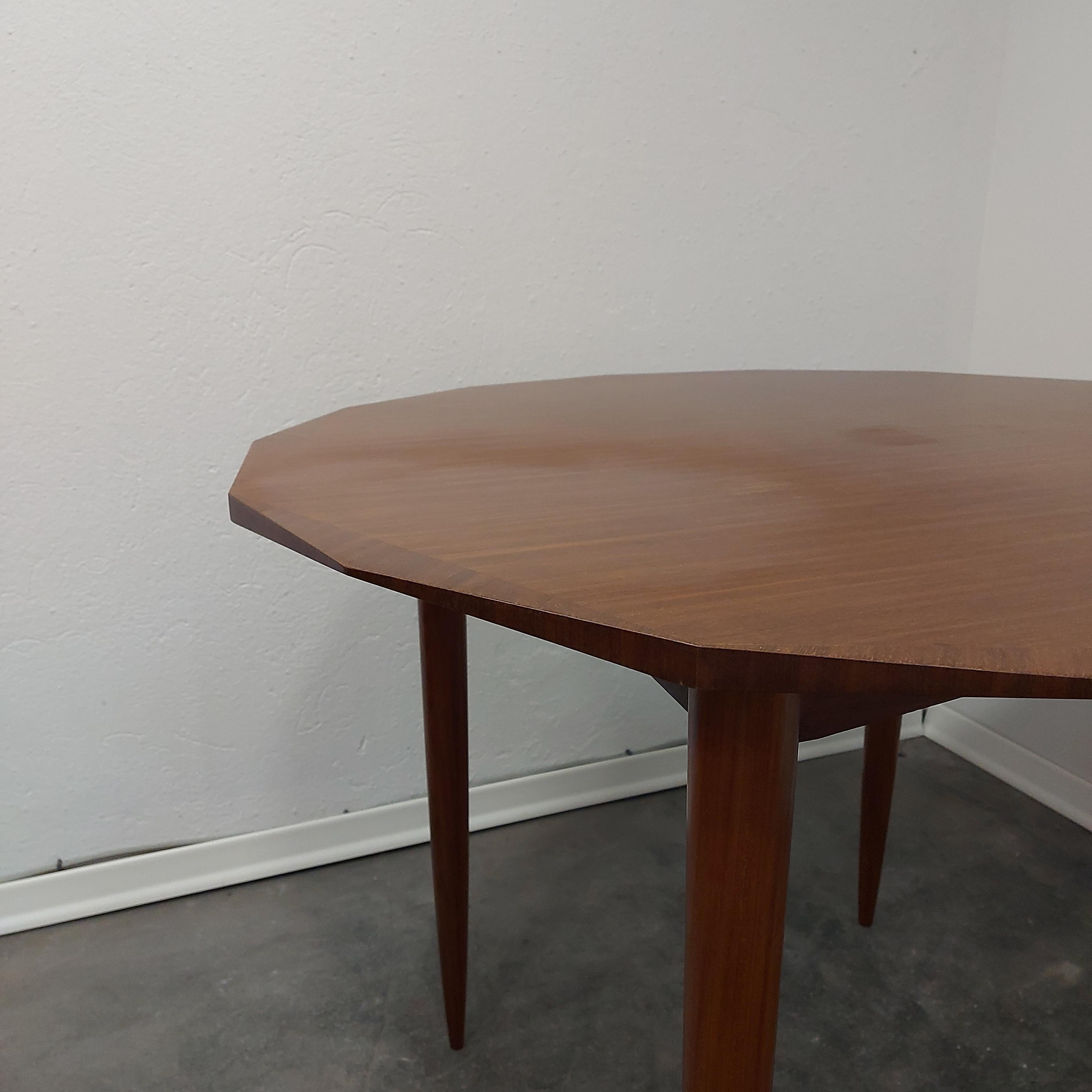 Late 20th Century Round Dining Table For Sale