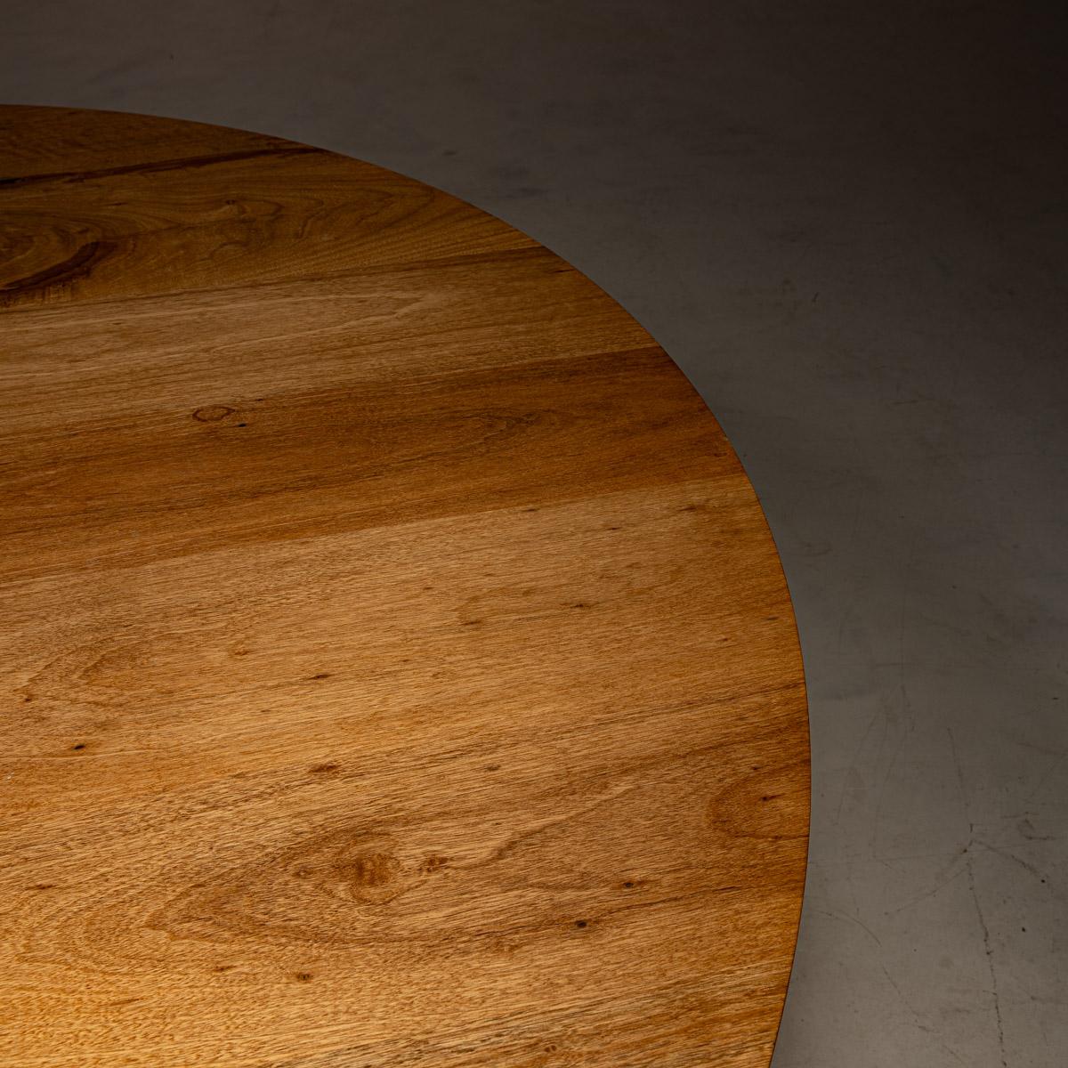 Pierre Table de salle à manger ronde en bois de Catuaba et pierre de rivière par Rodrigo Silveira, Brésil en vente