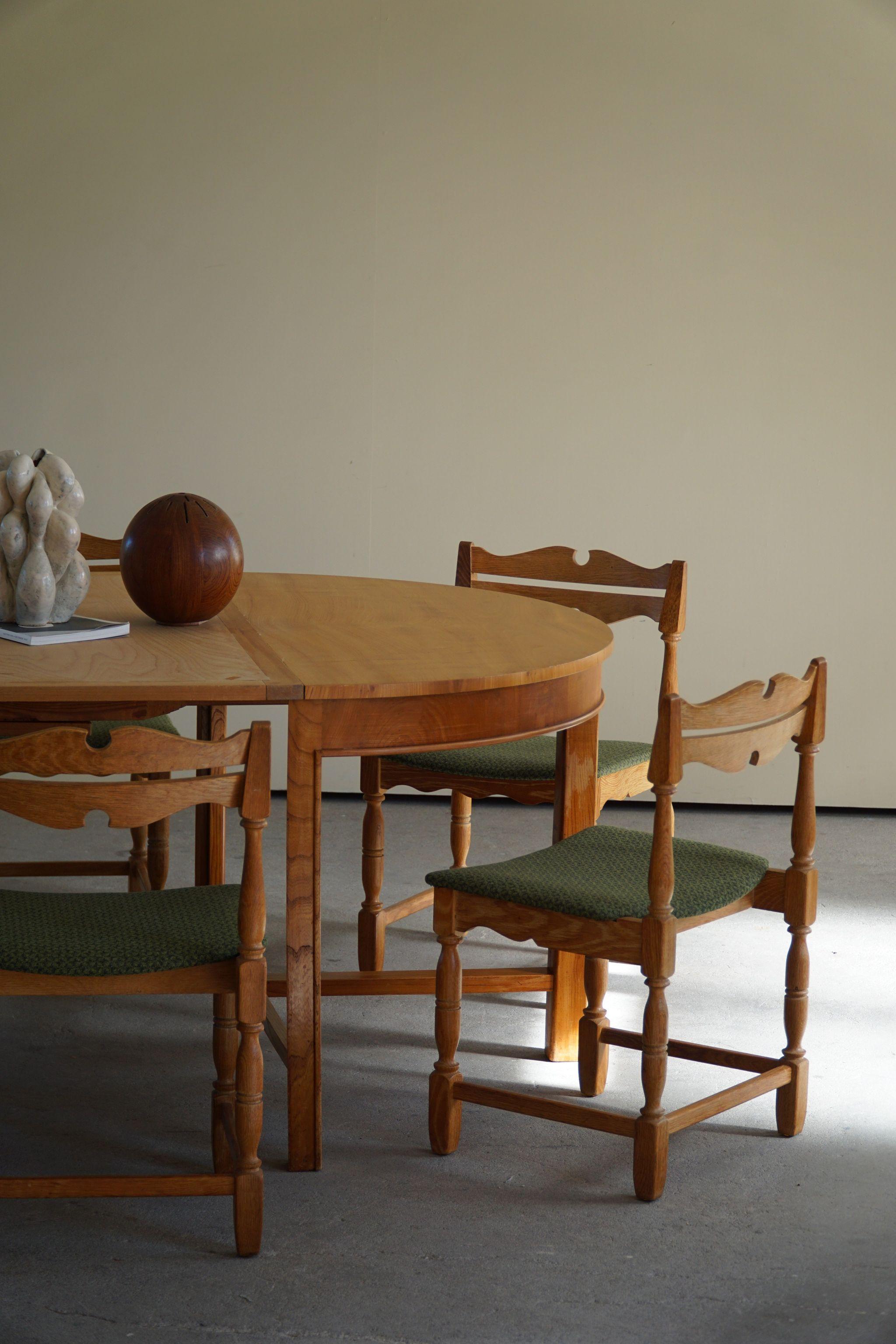 Round Dining Table in Elm Wood with Four Extensions, Danish Cabinetmaker, 1950s 9