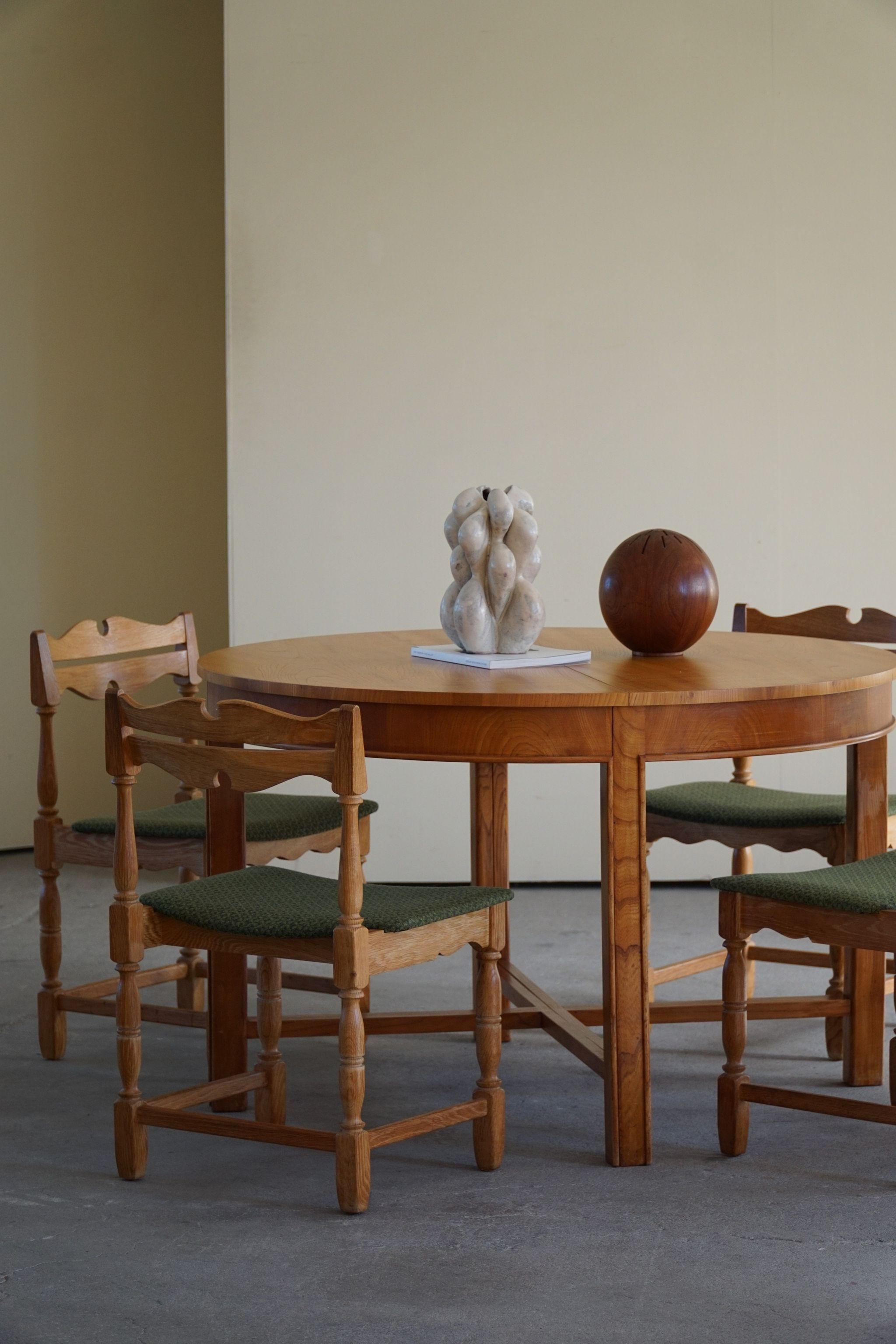 Round Dining Table in Elm Wood with Four Extensions, Danish Cabinetmaker, 1950s 11