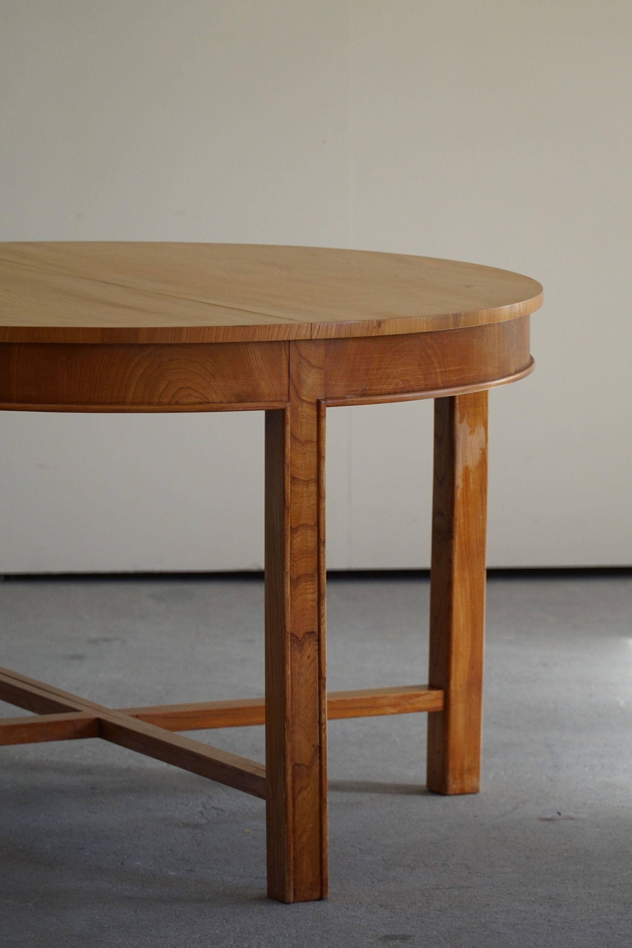 Round Dining Table in Elm Wood with Four Extensions, Danish Cabinetmaker, 1950s 13