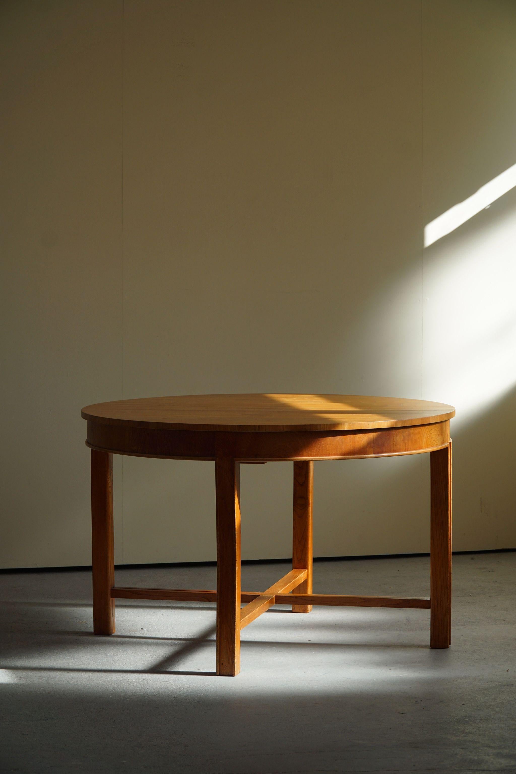 20th Century Round Dining Table in Elm Wood with Four Extensions, Danish Cabinetmaker, 1950s