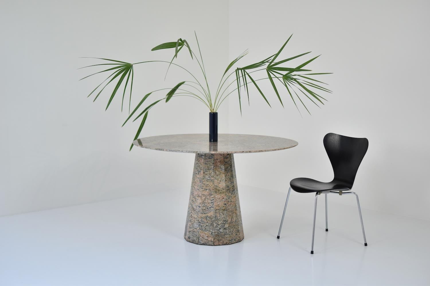 Mid-Century Modern Round Dining Table in Granite from the 1970s