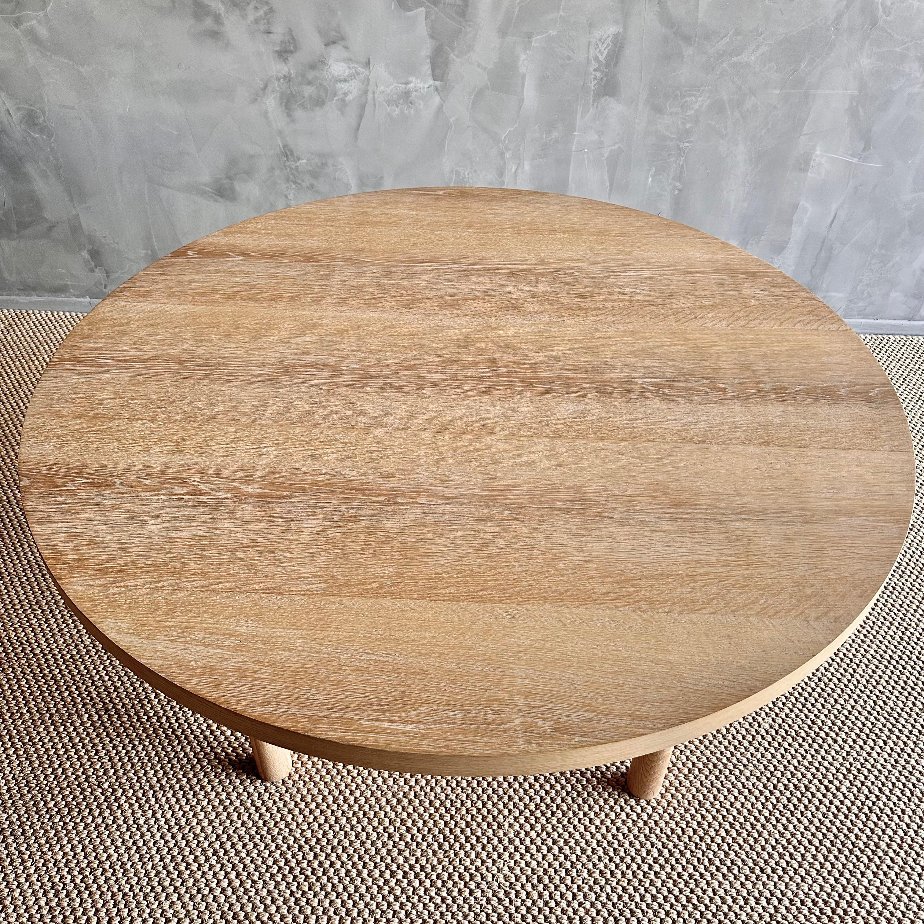 Metal Round Dining Table in Natural White Oak Finish For Sale