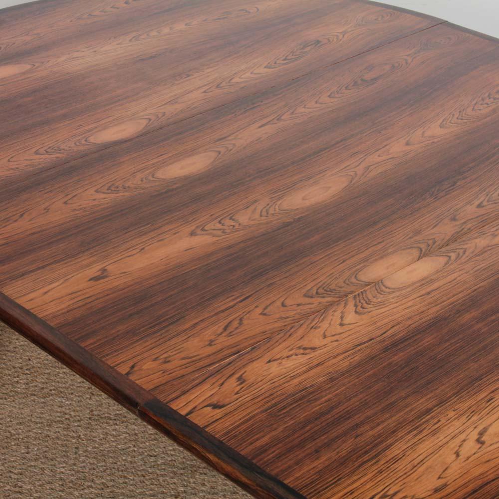 Round dining table in palissander by Johannes Andersen, 1960s For Sale 4