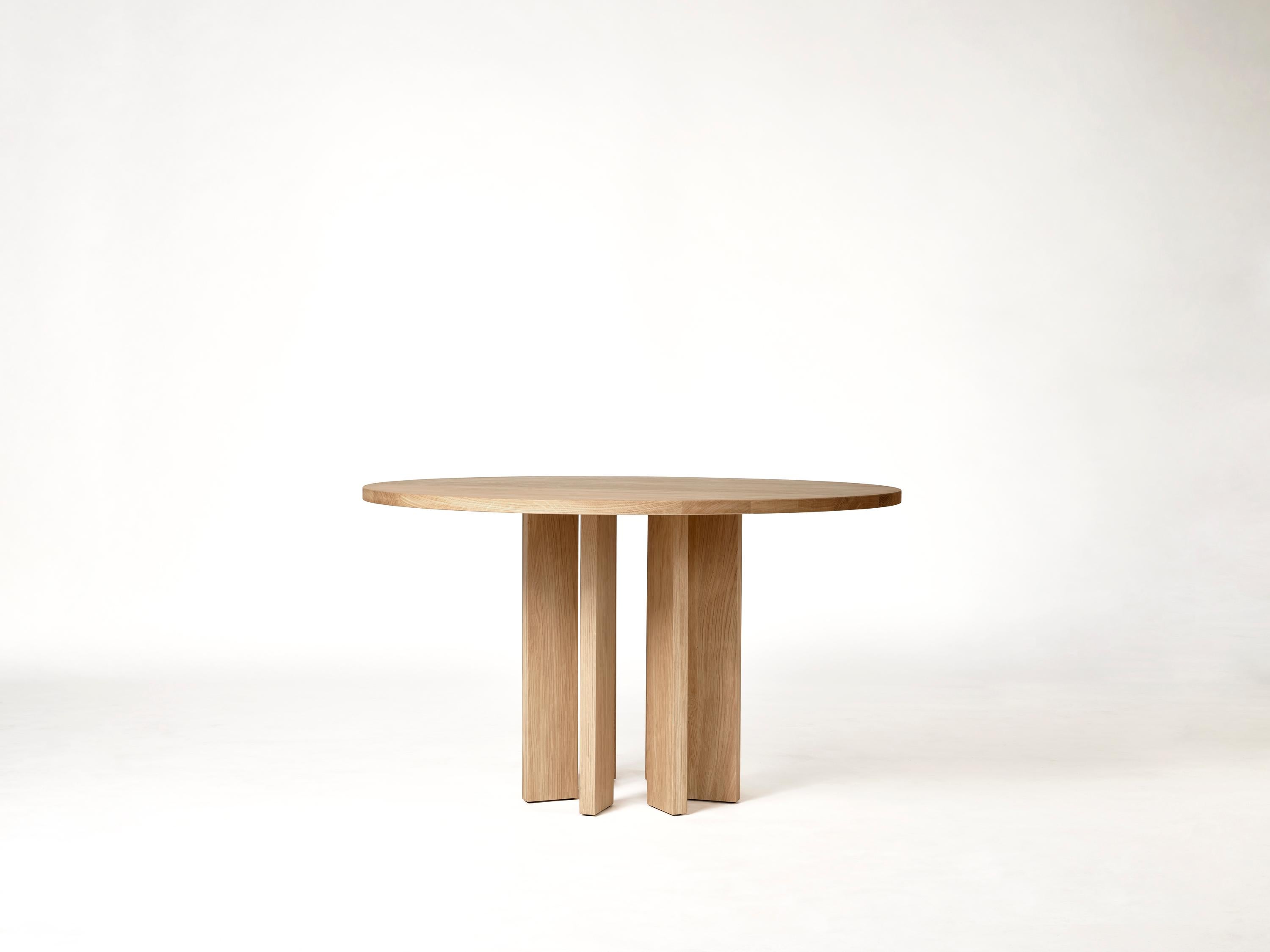 Brutalist Round Dining Table in Solid Light European Oak - Thola by Mokko For Sale
