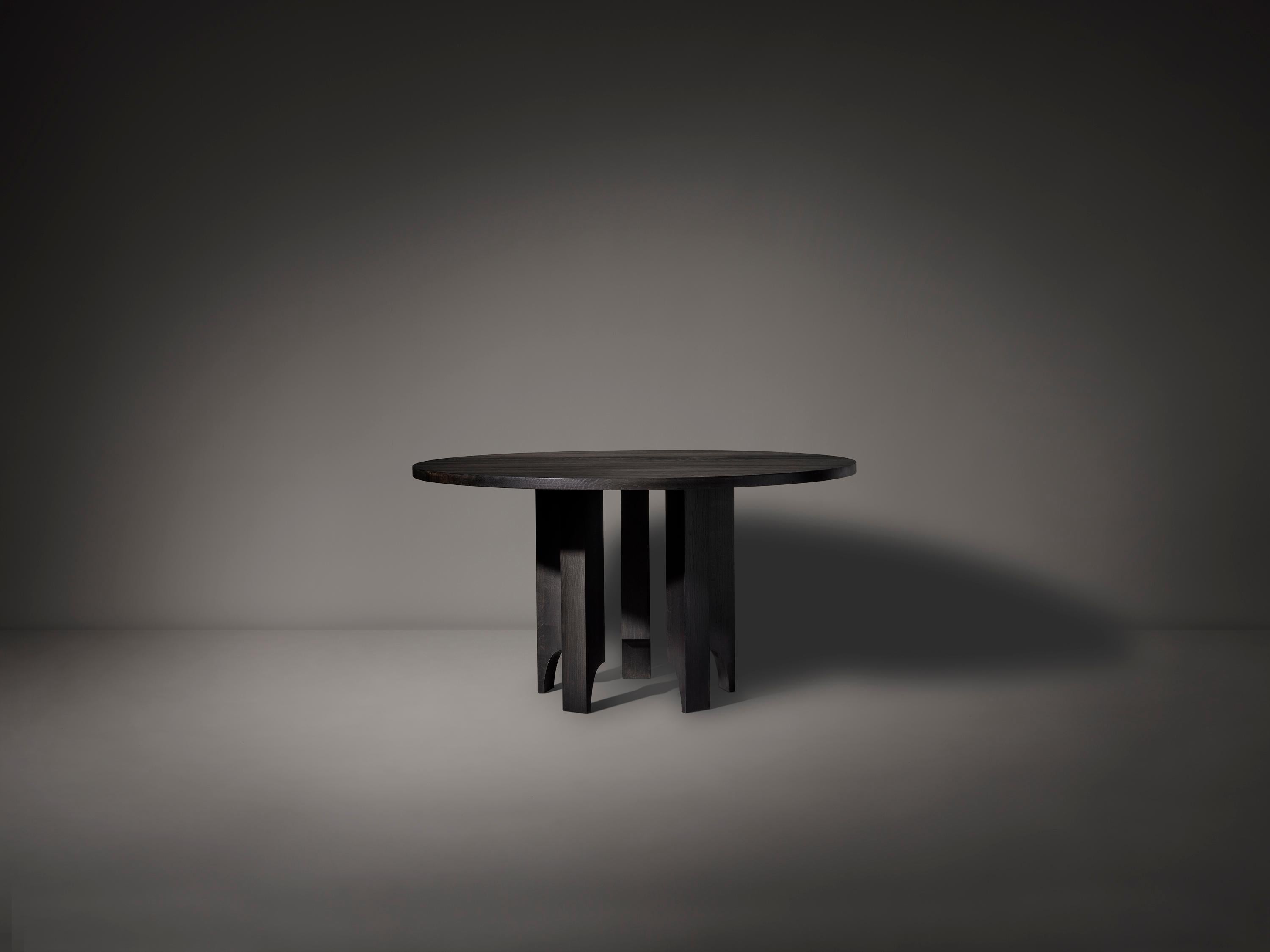 Dutch Round Dining Table in Solid Oak - Acer by Mokko - Brutalist For Sale
