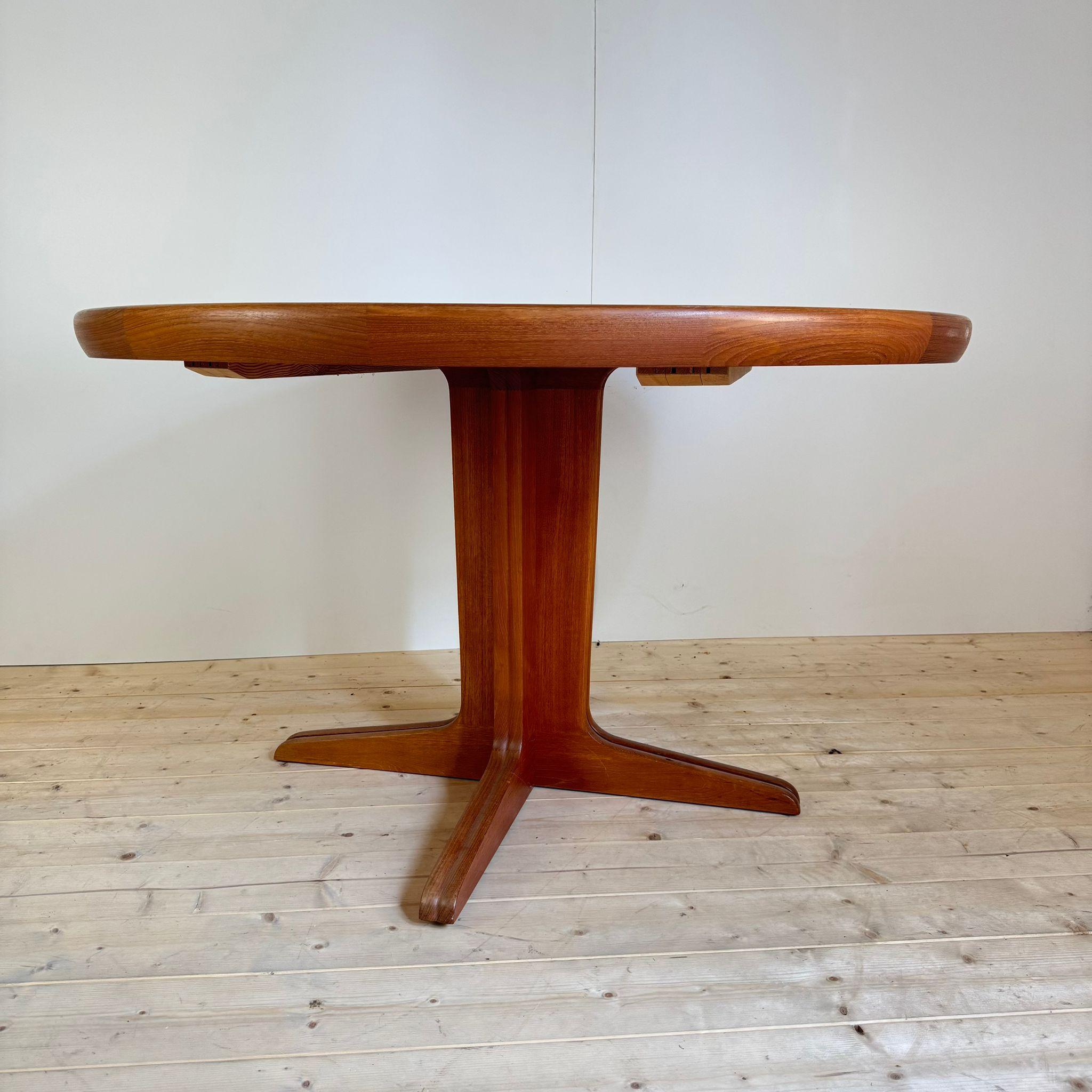 Round dining table in teak with two leafs, Denmark 1960