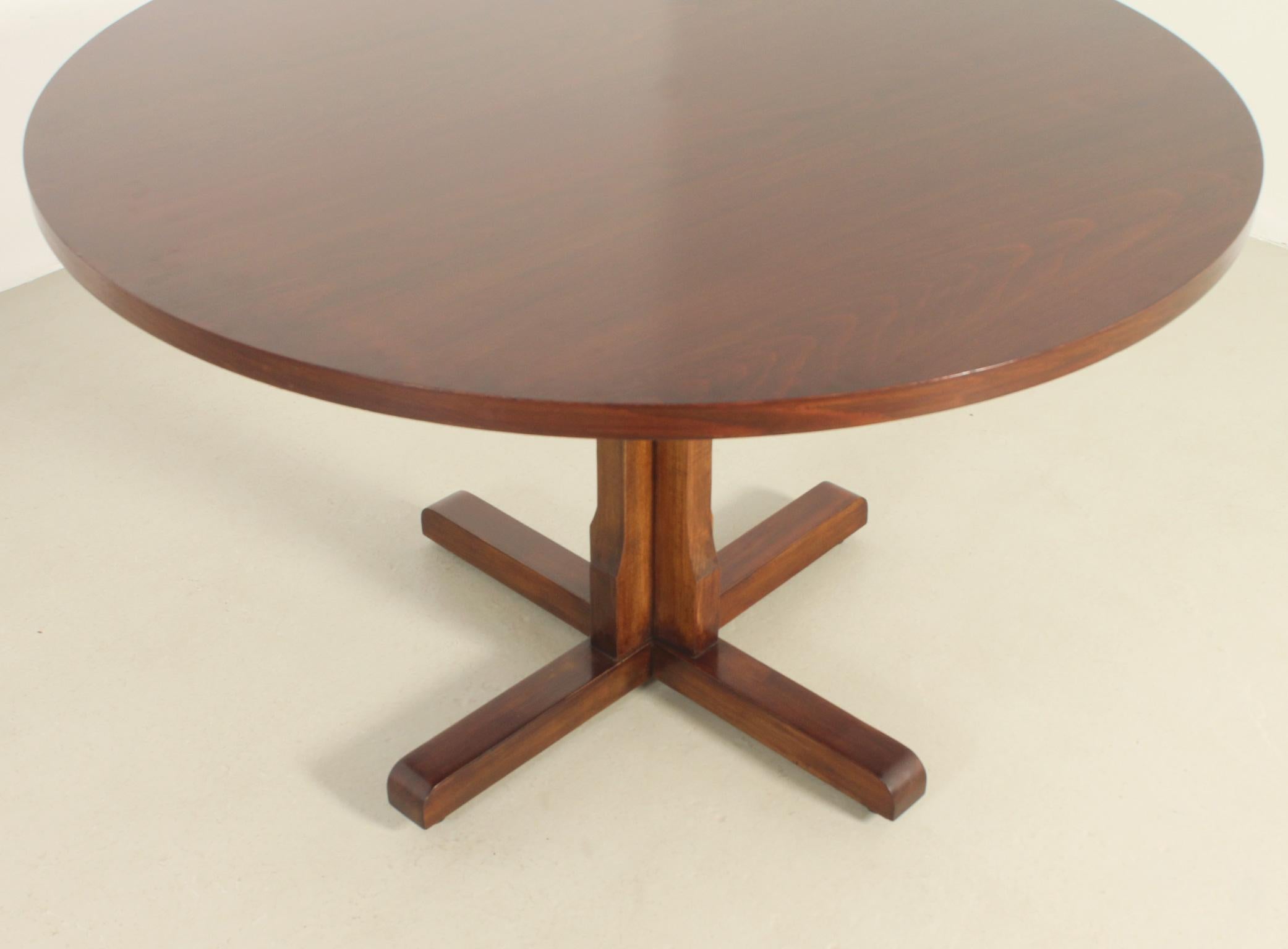 Round Dining Table in Walnut Wood by Jordi Vilanova, Spain, 1960's For Sale 1
