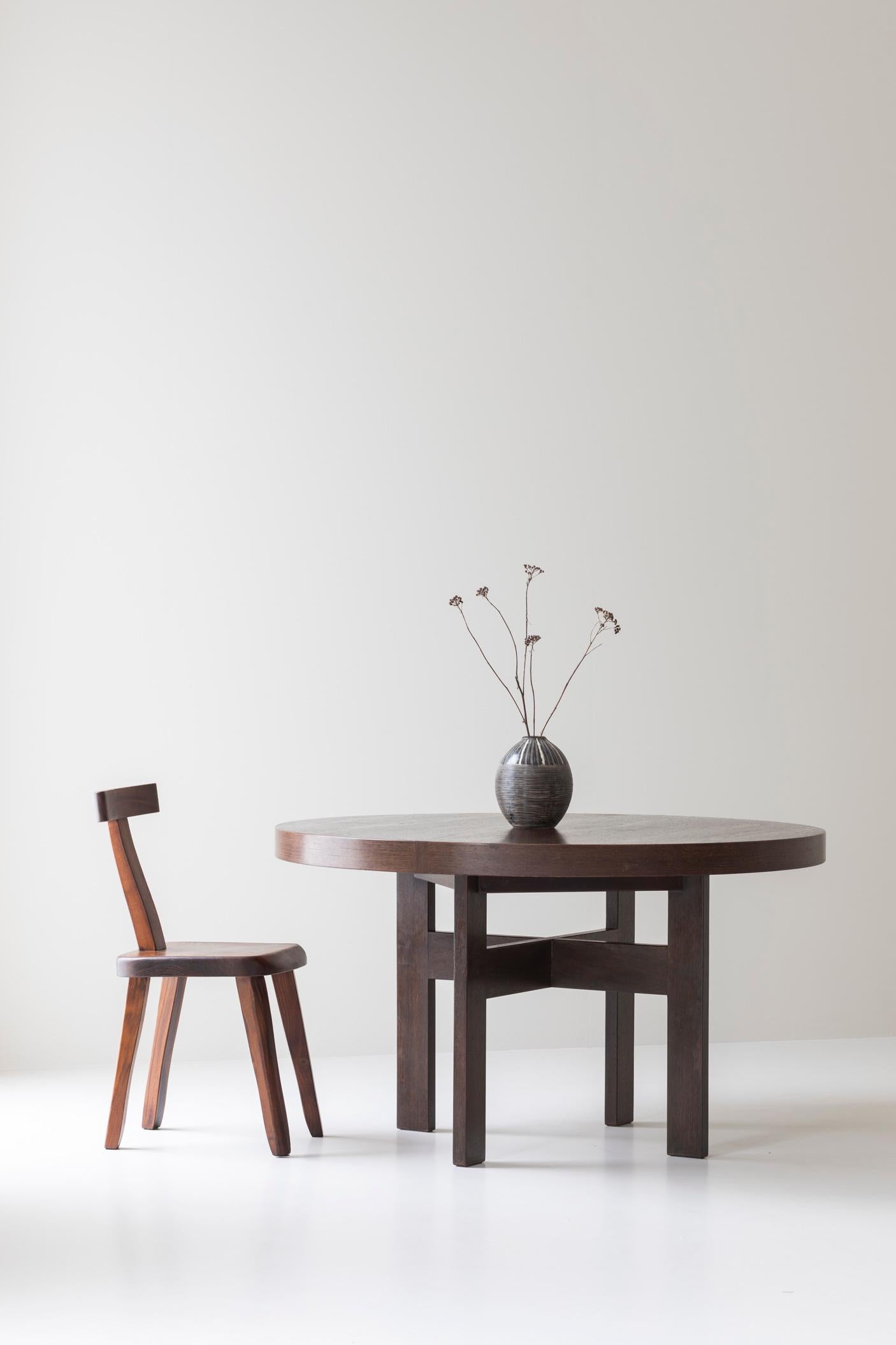 Round dining table in wengé, Dutch design from the 1960s. 7