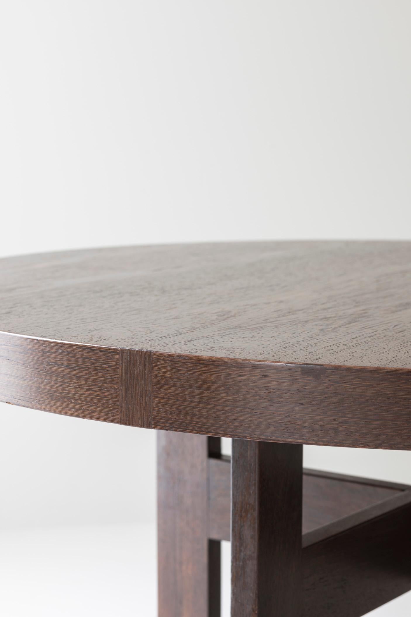Wenge Round dining table in wengé, Dutch design from the 1960s.
