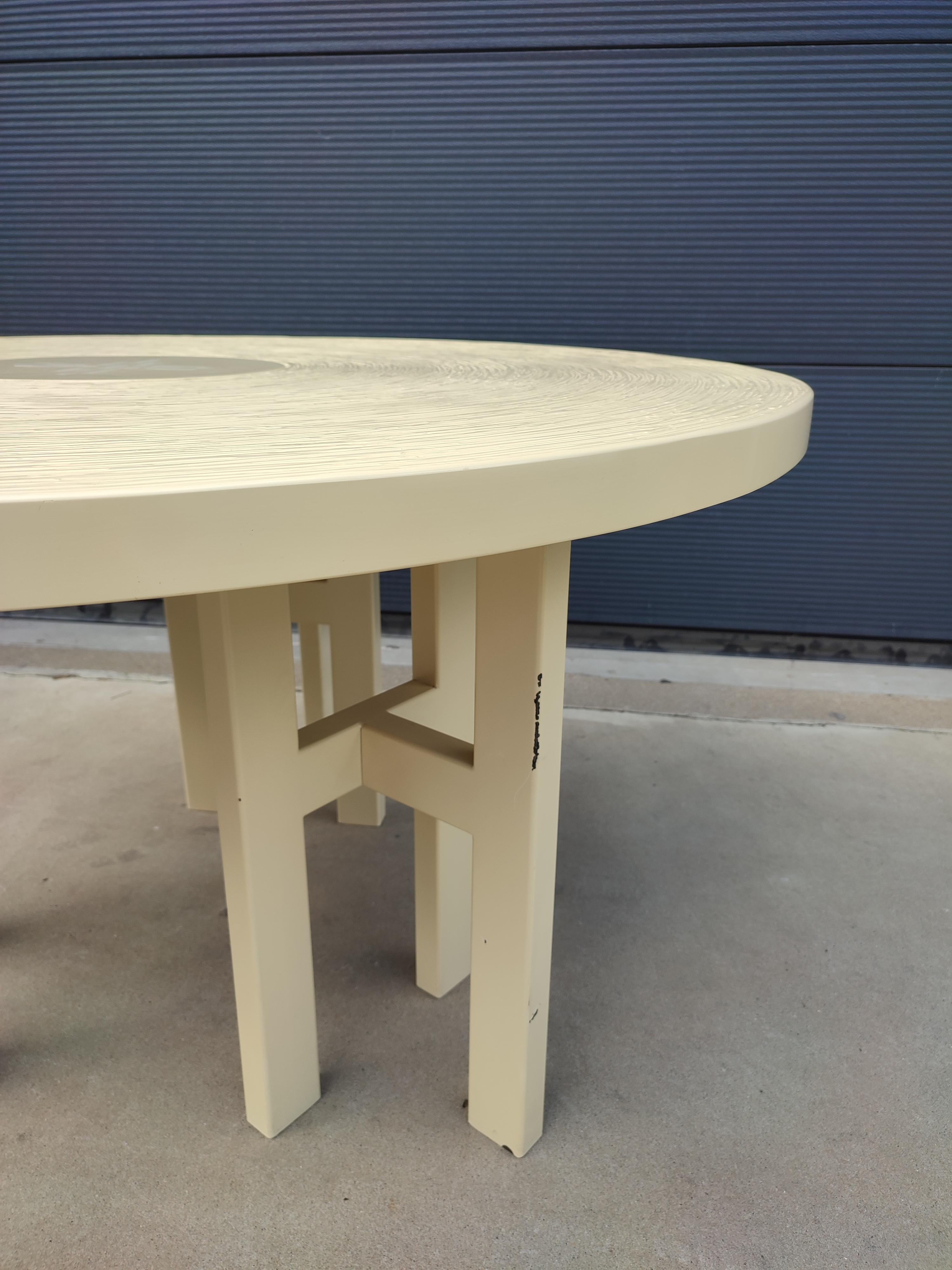 Round Dining Table in White/ Cream from Jean Claude Dresse In Good Condition For Sale In Waasmunster, BE