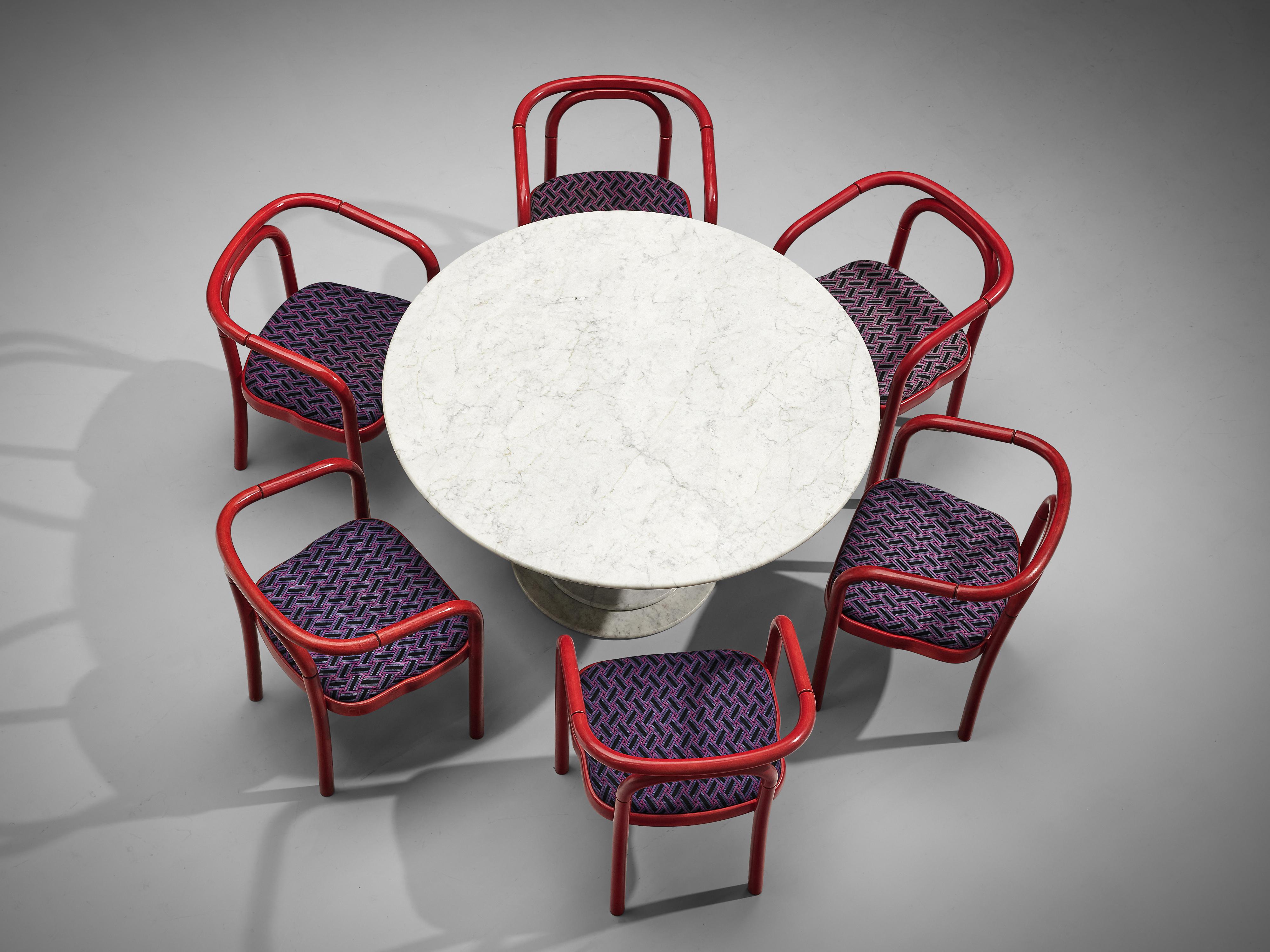 Round dining table, round dining table, white marble, Italy, 1970s
This table is a skillful example of Postmodern design. A white lacquered metal pedestal with a marble foot holds a round marble tabletop. The foot consists of three layers of marble,
