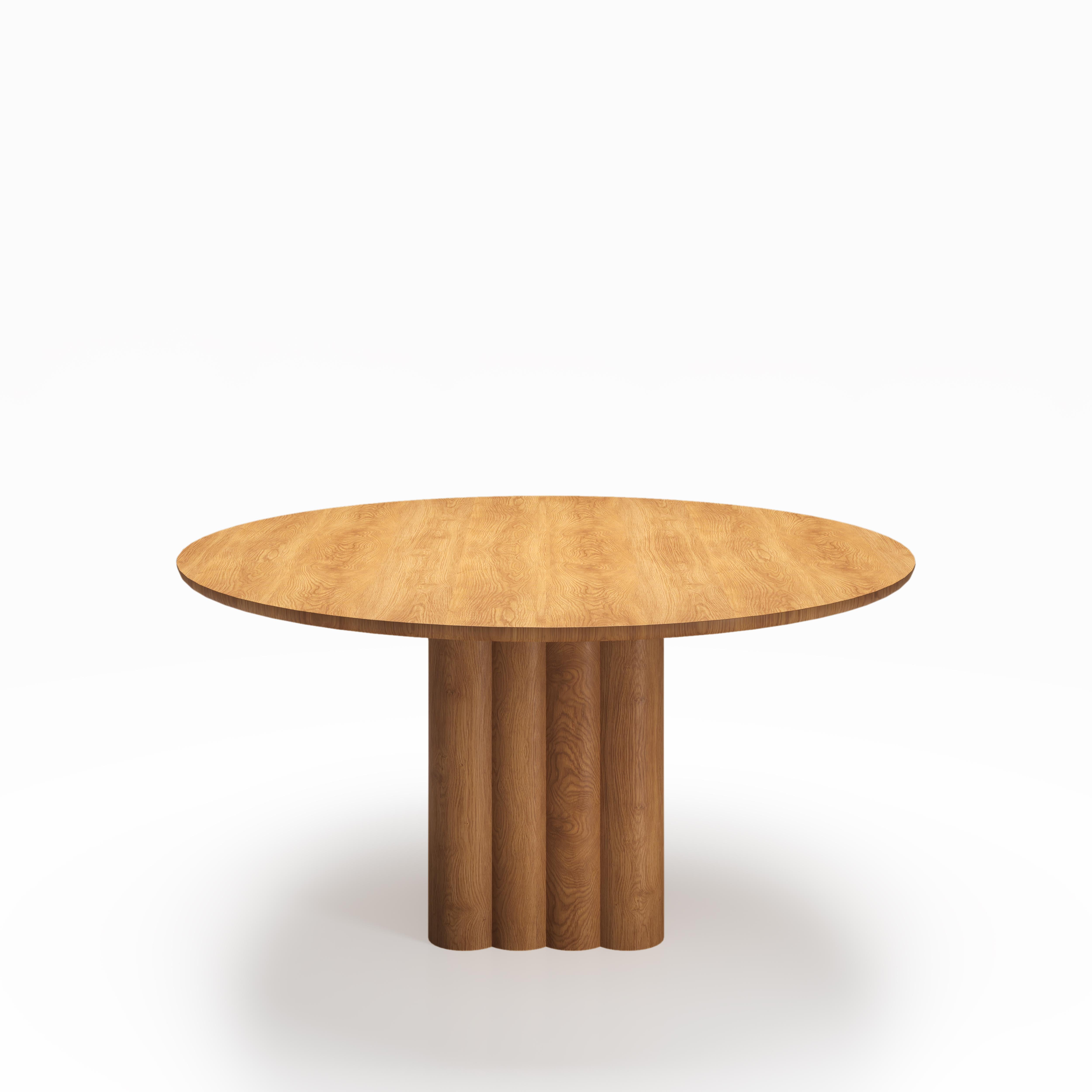 Runder Esstisch „Plush“ von Dk3, Rauchholz- oder Nussbaumholz, 140 cm im Angebot 1