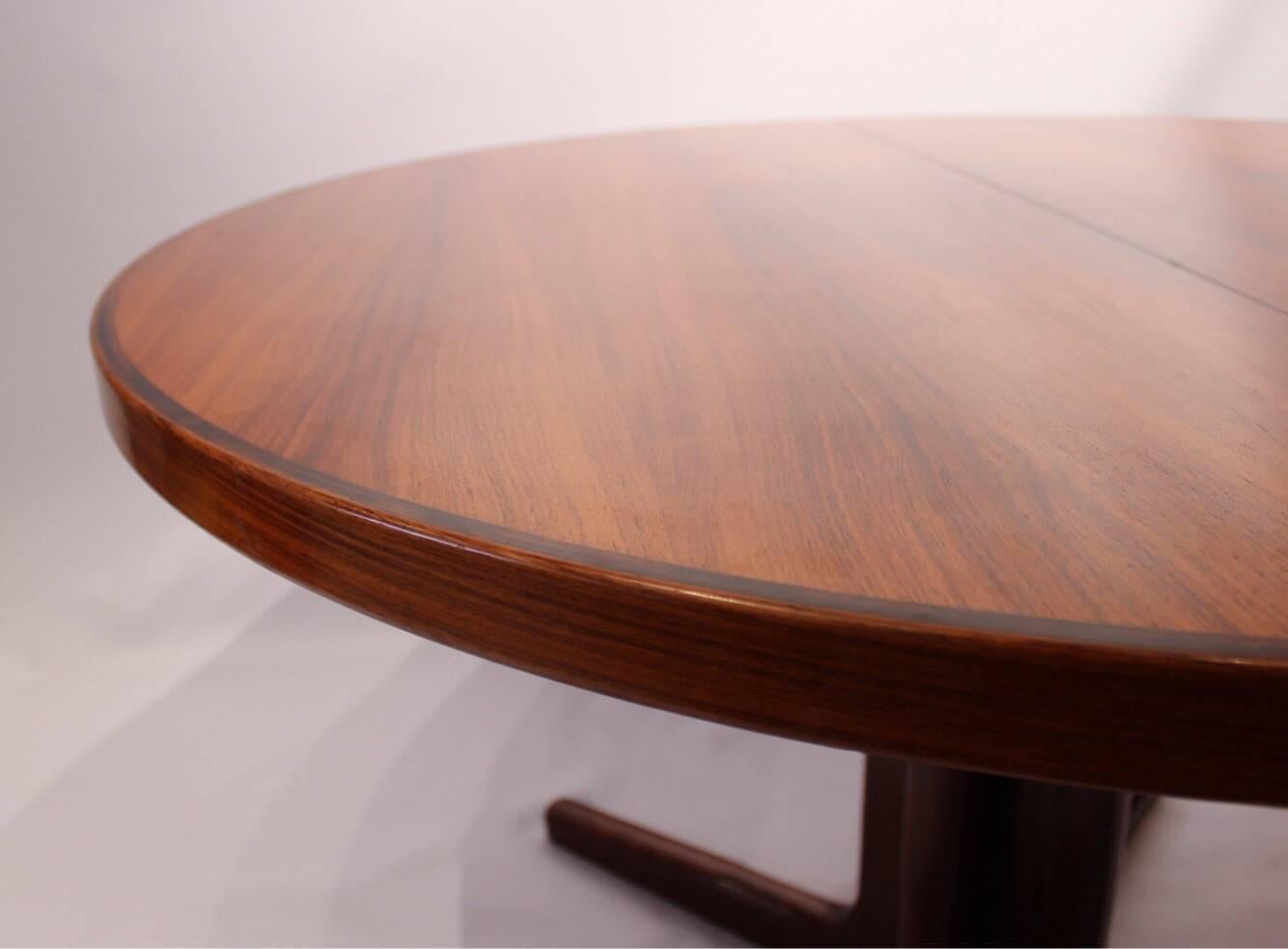 Scandinavian Modern Round Dining Table, Rosewood, Vejle Furniture Factory, 1960s