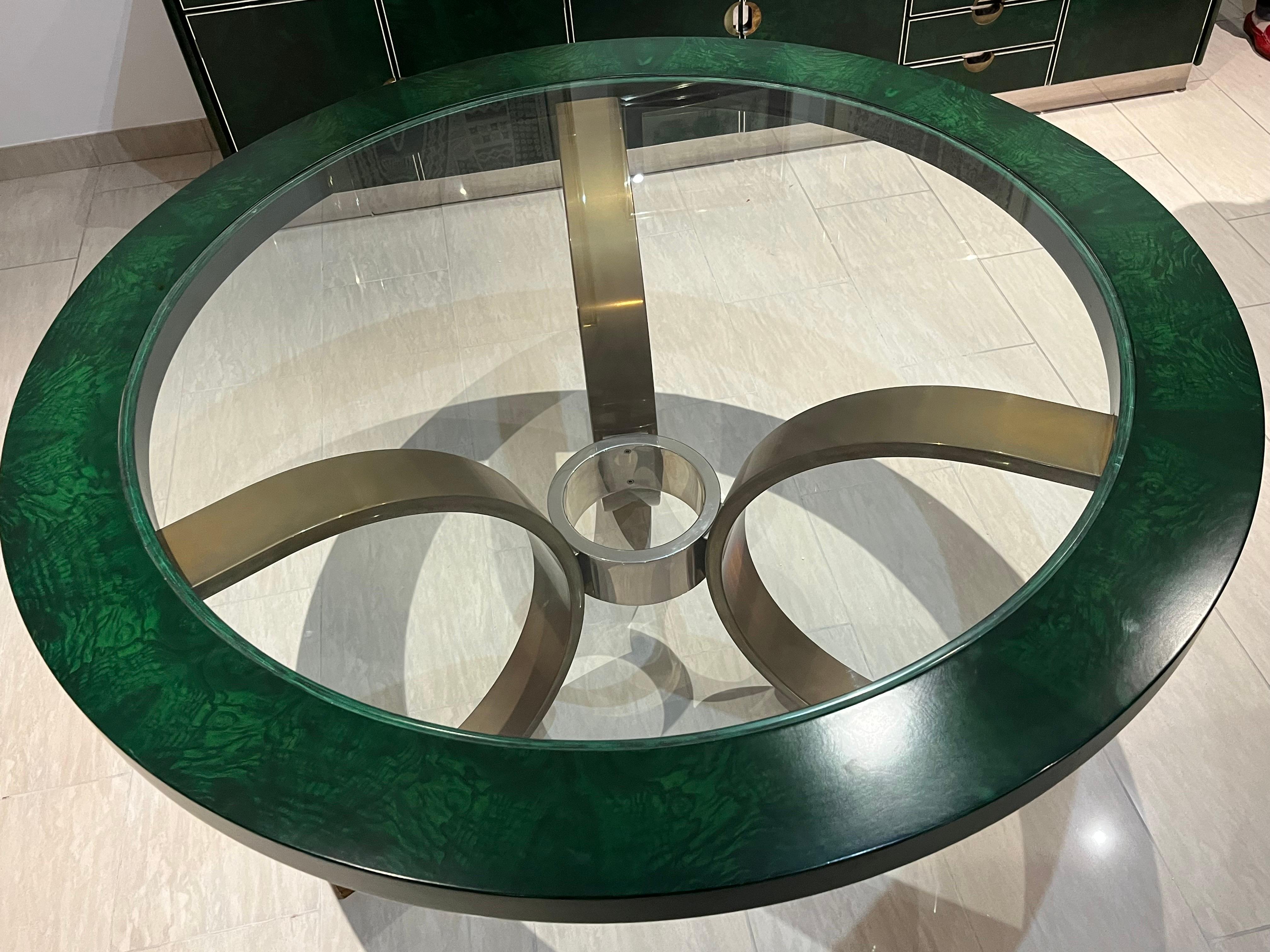 Round Dining Table Top Design 1970s  In Good Condition For Sale In Foggia, FG