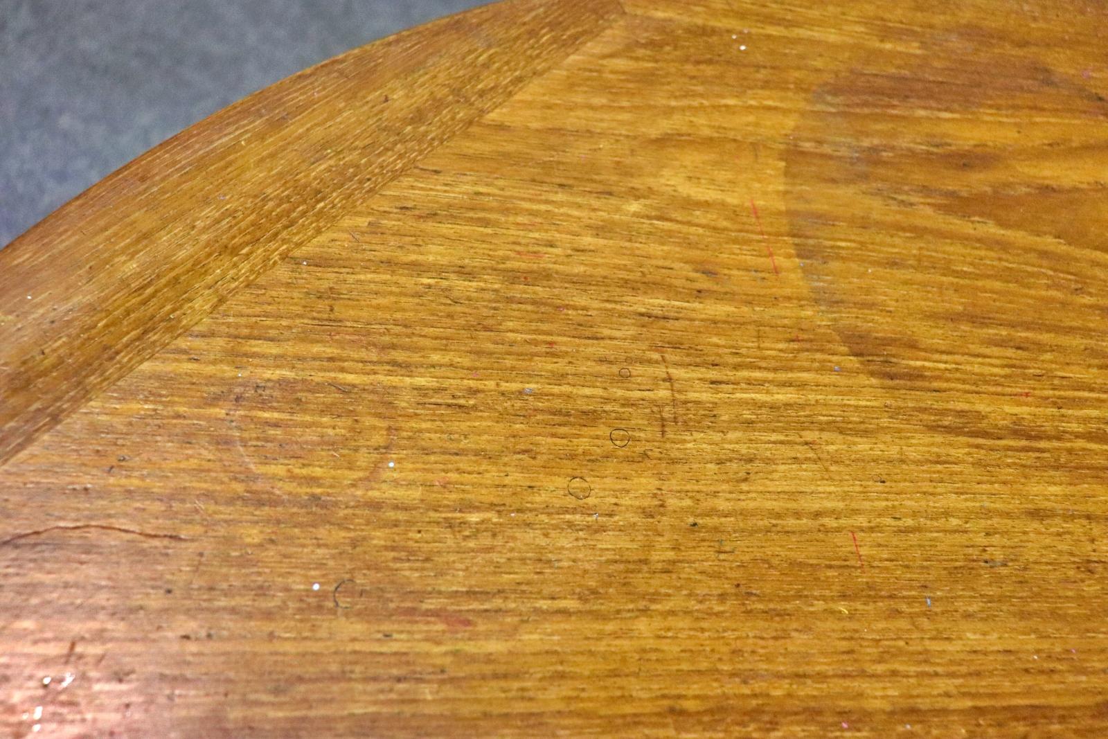 Round Dining Table w/ Leaf For Sale 5
