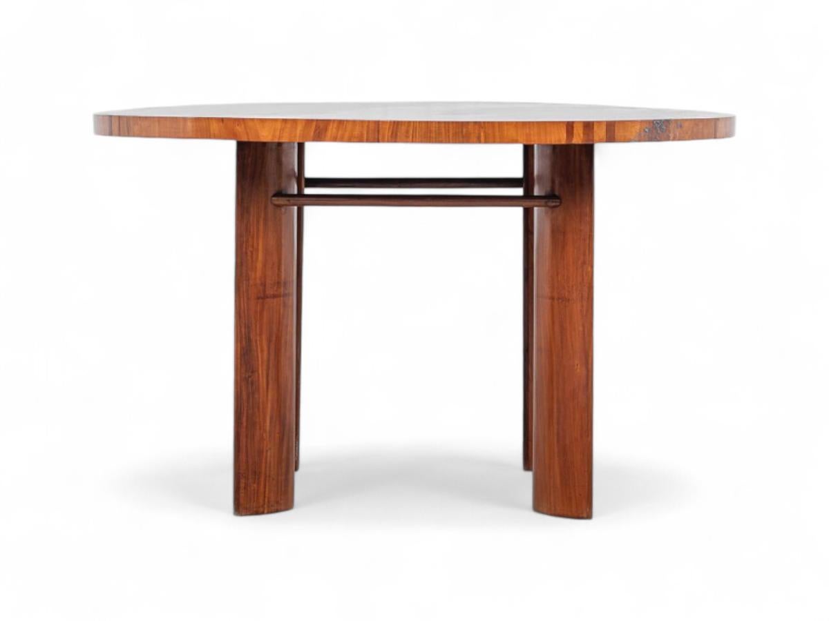 Runder Esstisch mit geschwungenen Beinen von Joaquim Tenreiro, 1950er Jahre (Holz) im Angebot