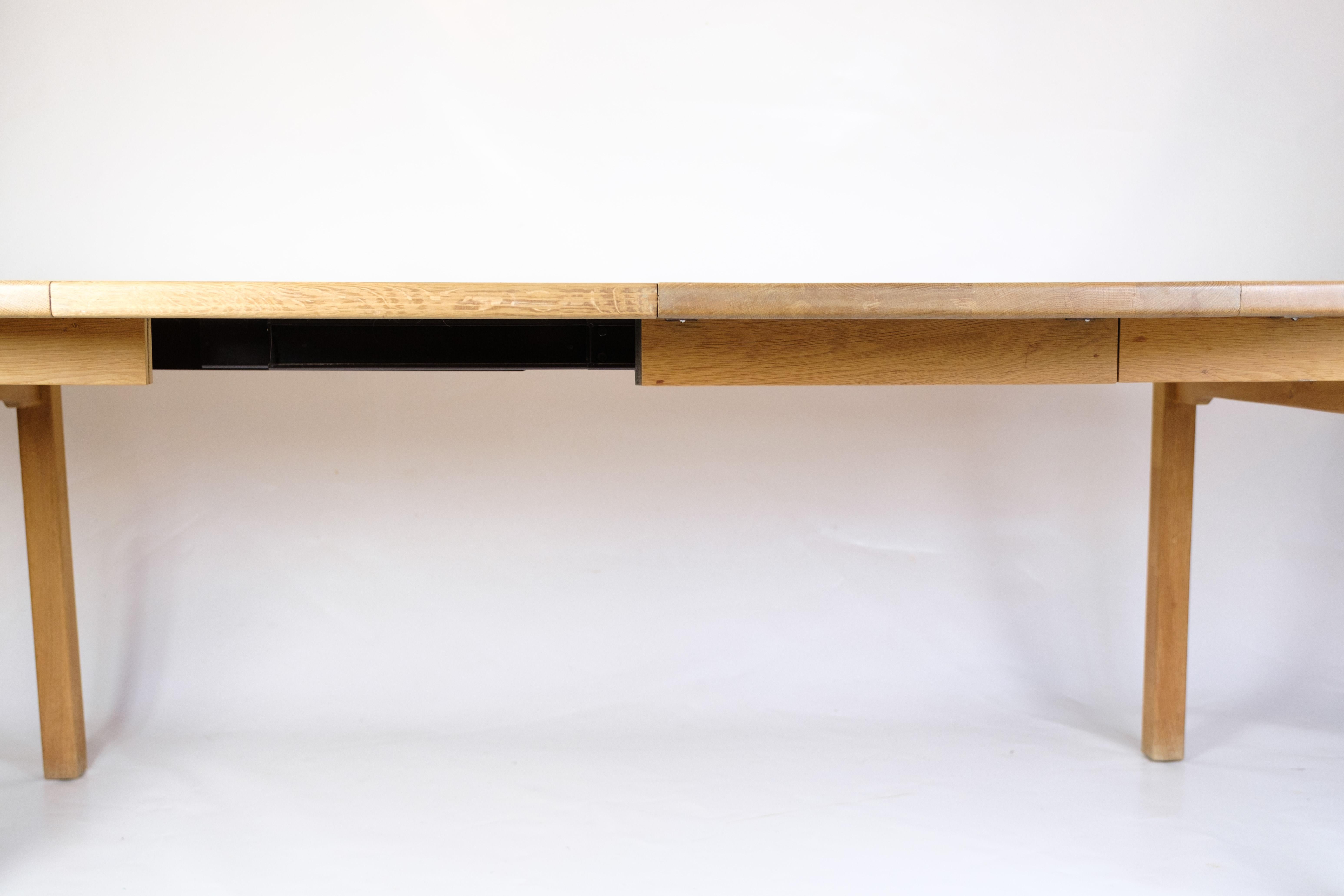 Round Dining Table With Extension Made In Oak By Kurt Østervig For K.P Furniture In Good Condition For Sale In Lejre, DK