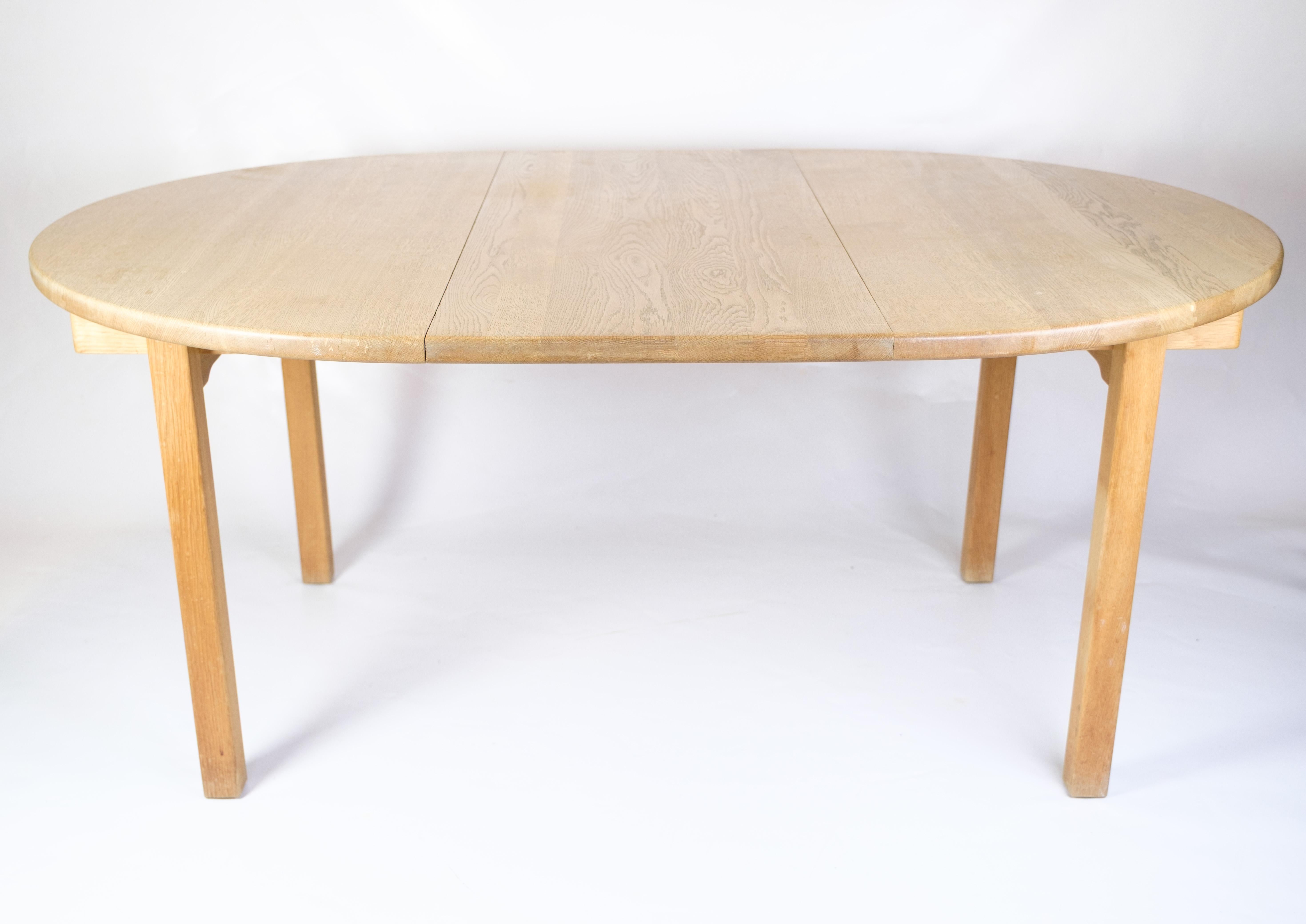 Mid-20th Century Round Dining Table With Extension Made In Oak By Kurt Østervig For K.P Furniture For Sale
