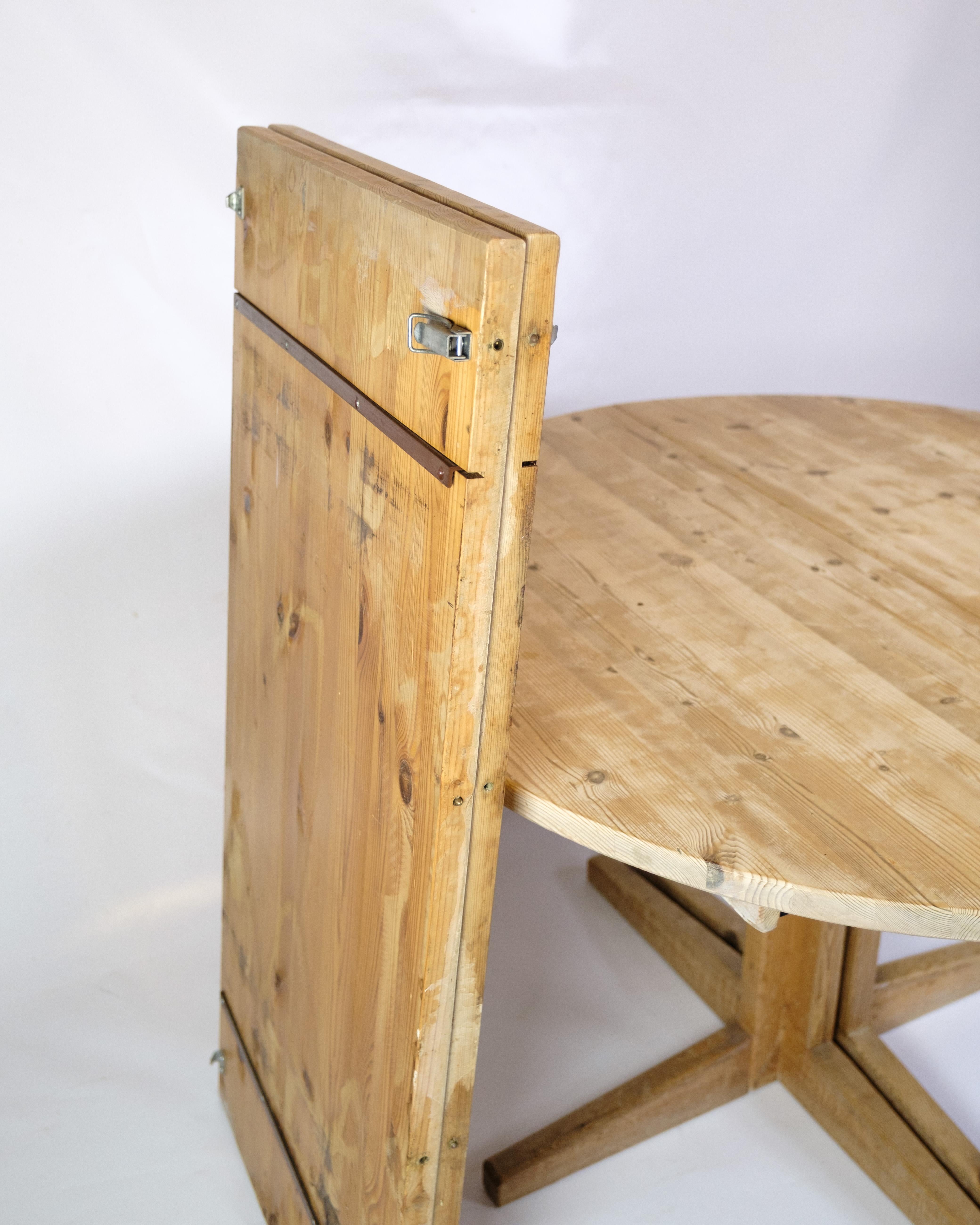 Mid-Century Modern Table de salle à manger ronde avec rallonges en bois de pin massif des années 1970 en vente