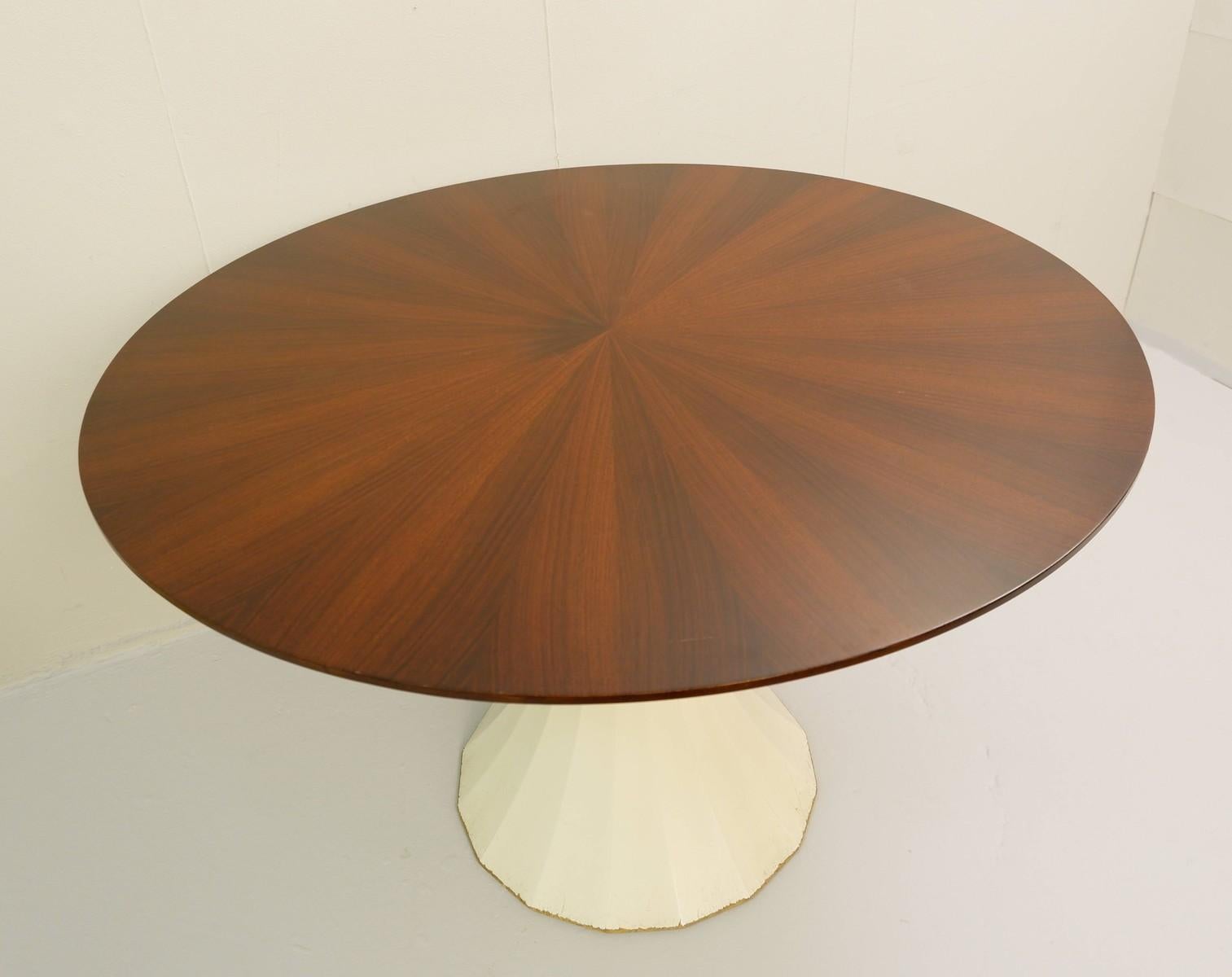 Mid-Century Modern Round Dining Table with Star Veneered Top For Sale