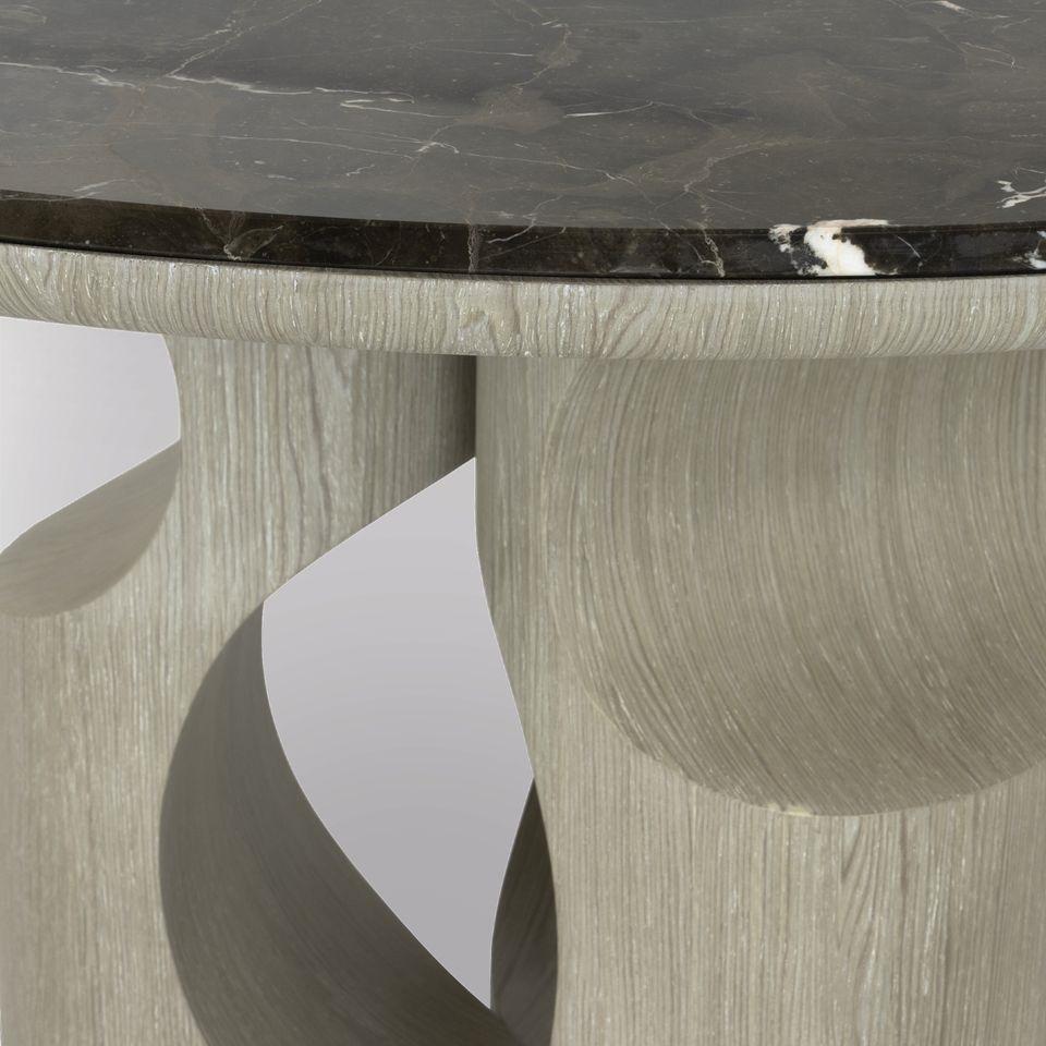 Moderno Tavolo da pranzo rotondo con tre colonne dentellate in Oak e marmo Marron Vita in vendita