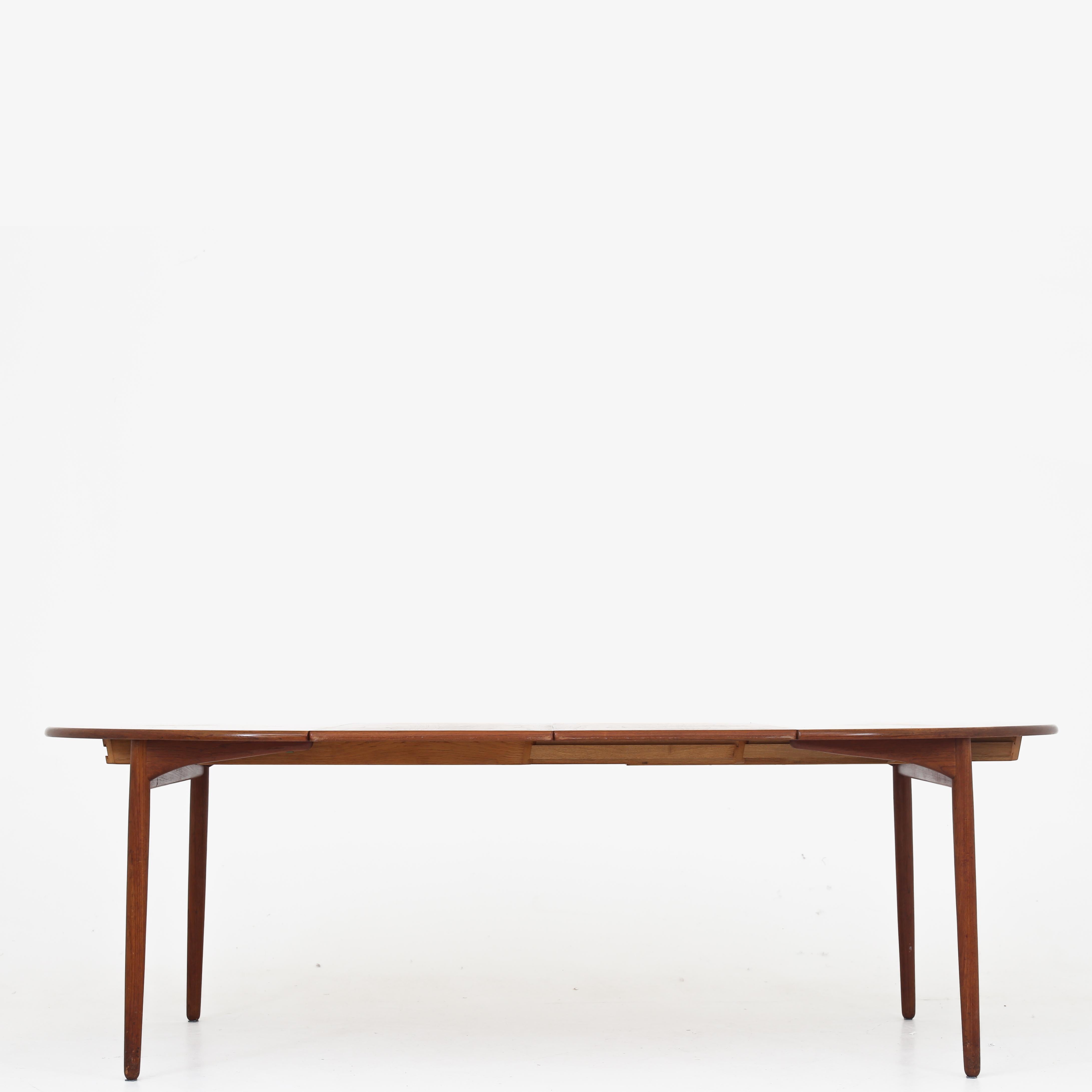 Table de salle à manger ronde avec plaques d'extension par Ejner Larsen & Aksel Bender Madsen Bon état - En vente à Copenhagen, DK