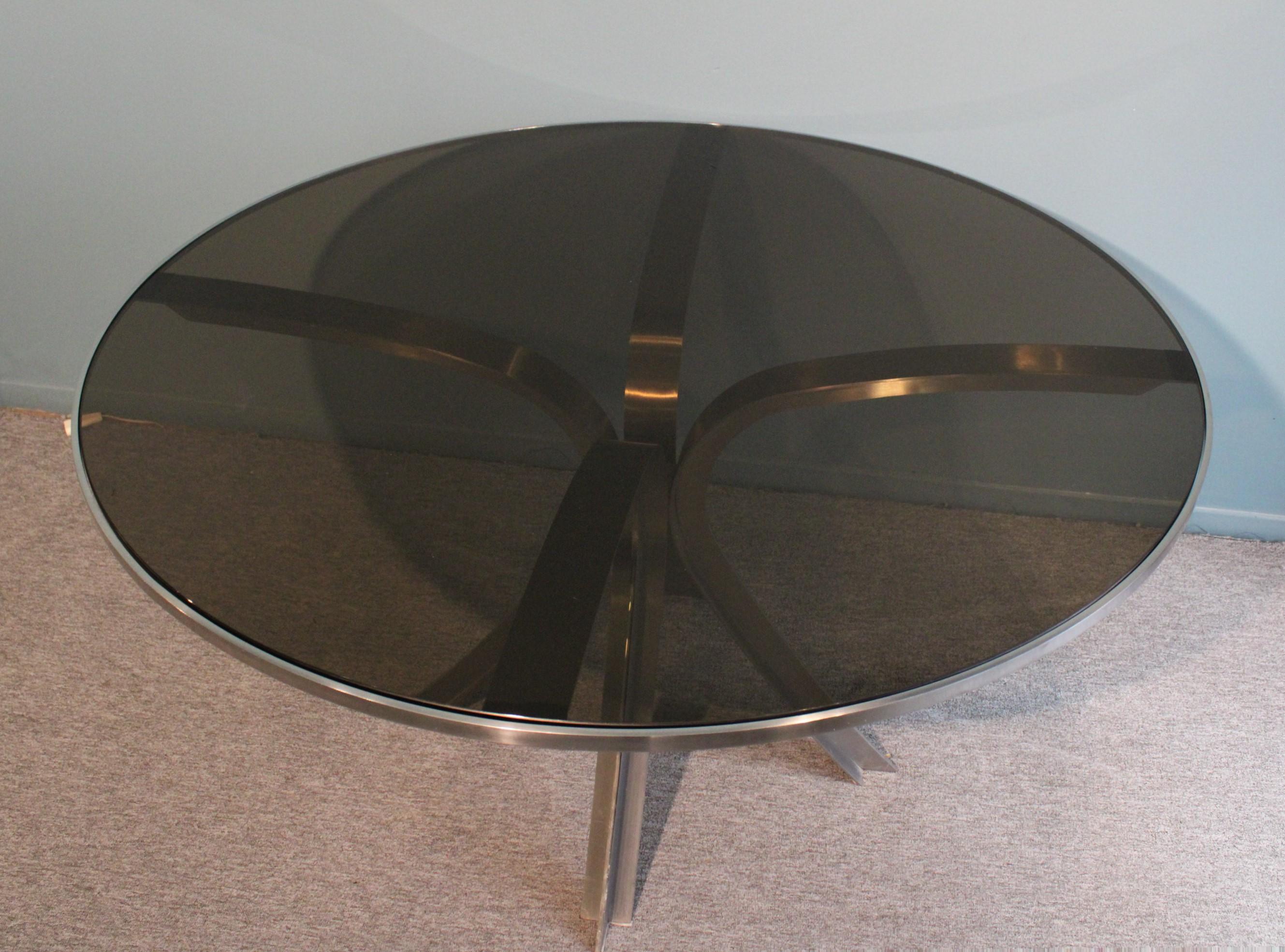 Round Dinning Table by Xavier Feal 1