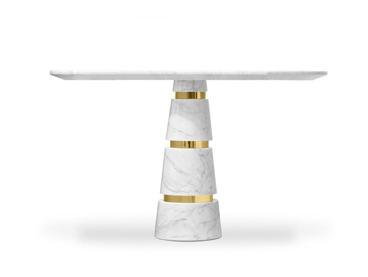 Runder Esstisch „Colone“ aus Marmor

Minimalistisches Design und kleine Details. Die breite Tischplatte aus weißem Marmor, das ultramoderne Bein zieht Ihre 