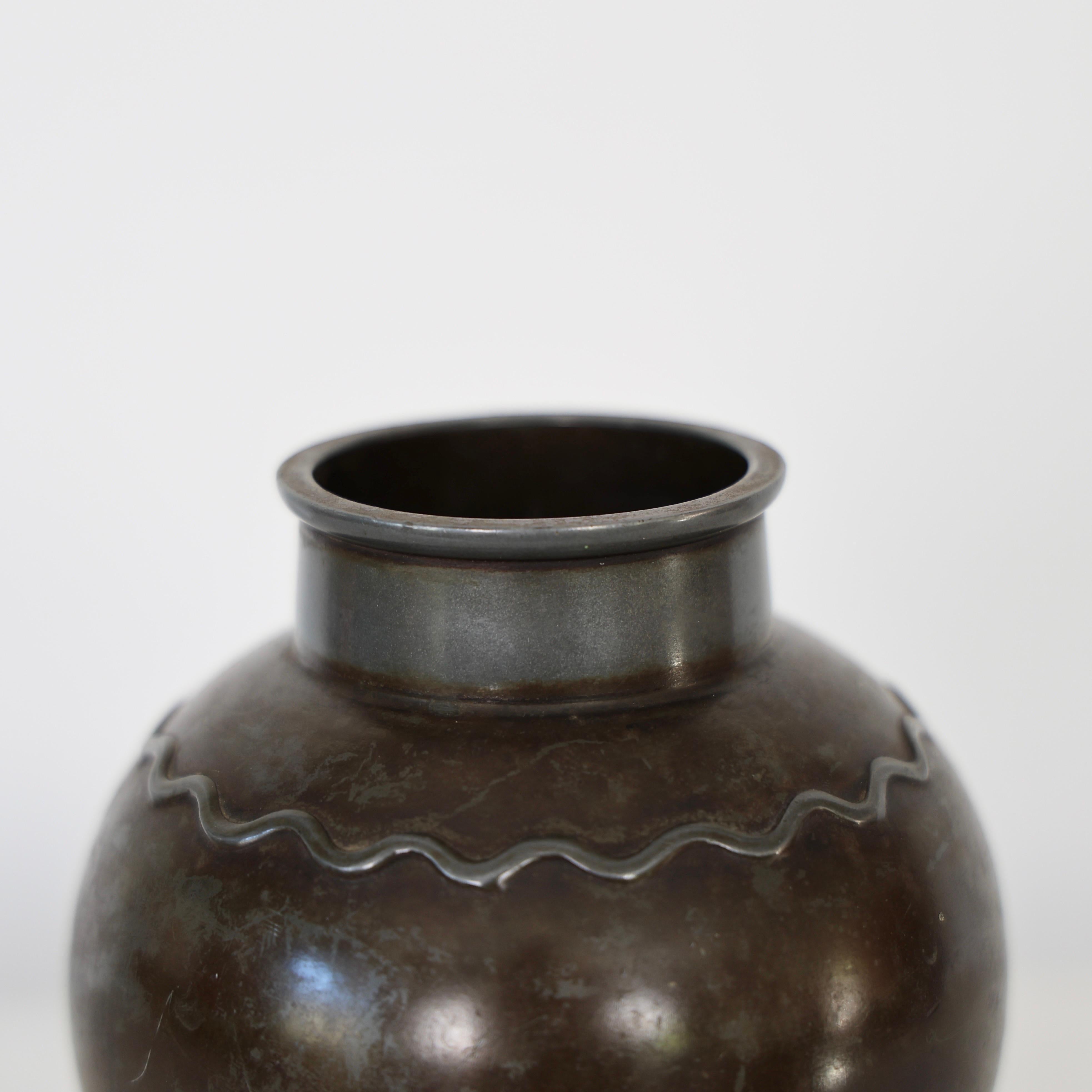 Vaso rotondo Diskometal di Just Andersen, anni '30, Danimarca in vendita 1