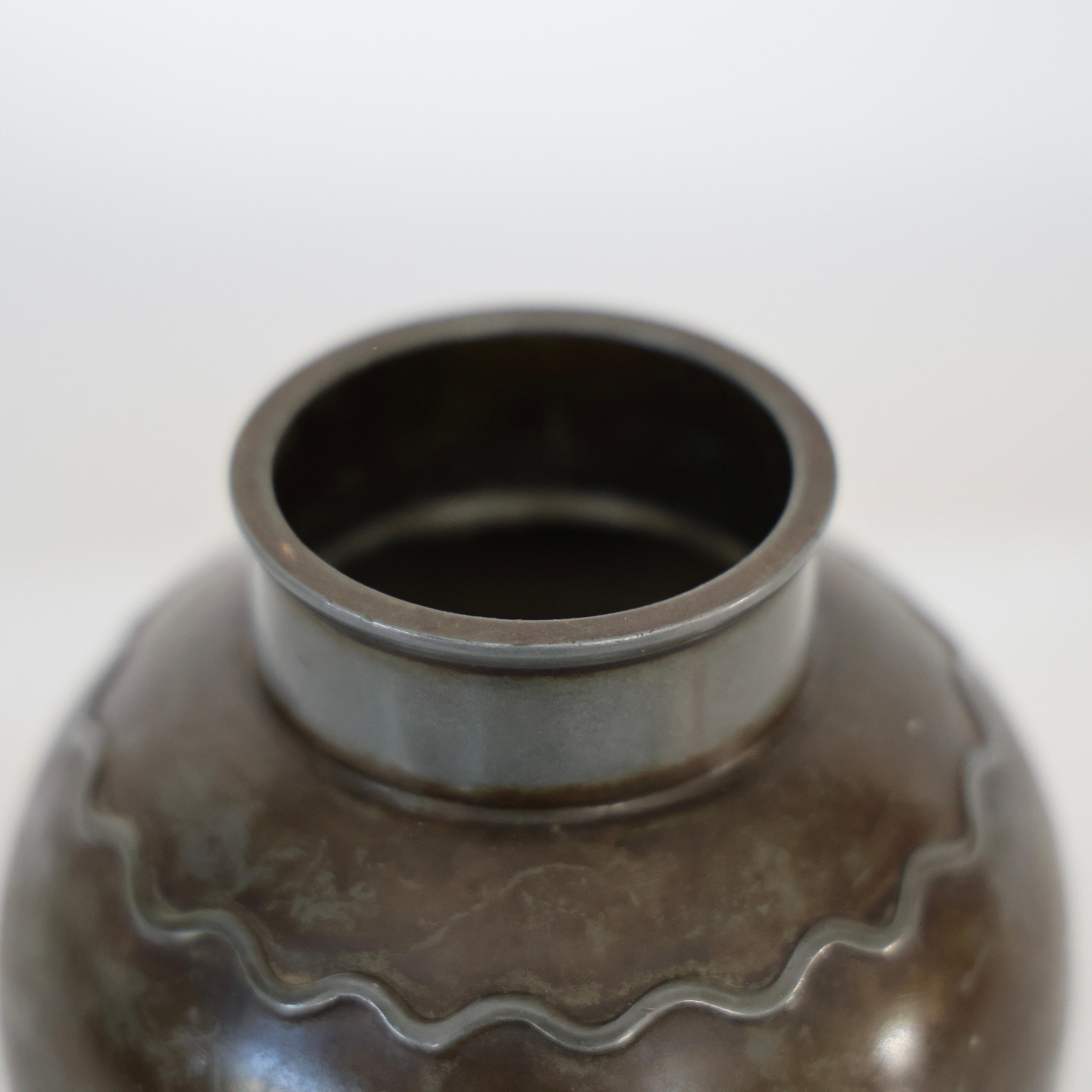Vaso rotondo Diskometal di Just Andersen, anni '30, Danimarca in vendita 2