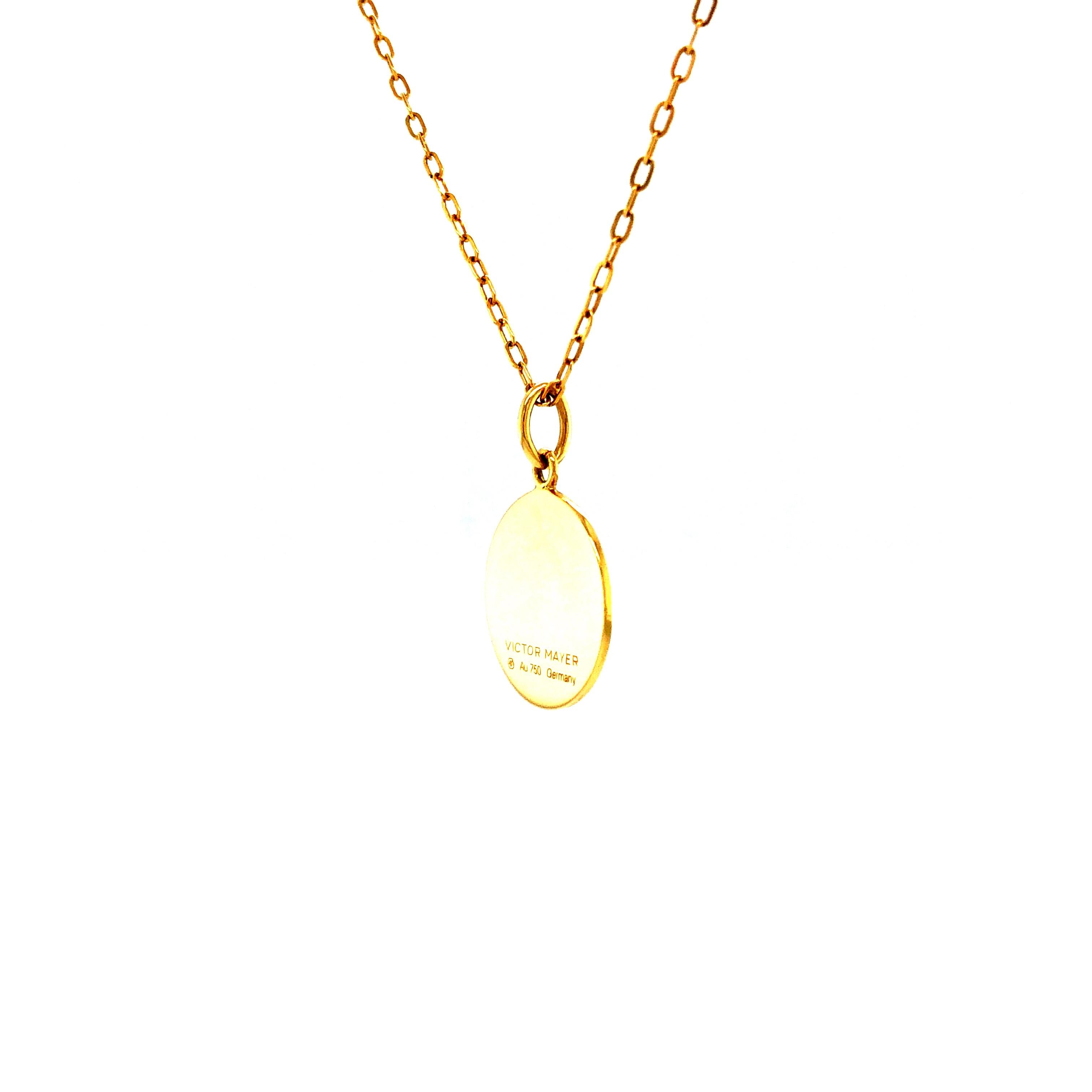 Collier pendentif disque rond en or jaune 18 carats émaillé guilloché framboise  Neuf - En vente à Pforzheim, DE