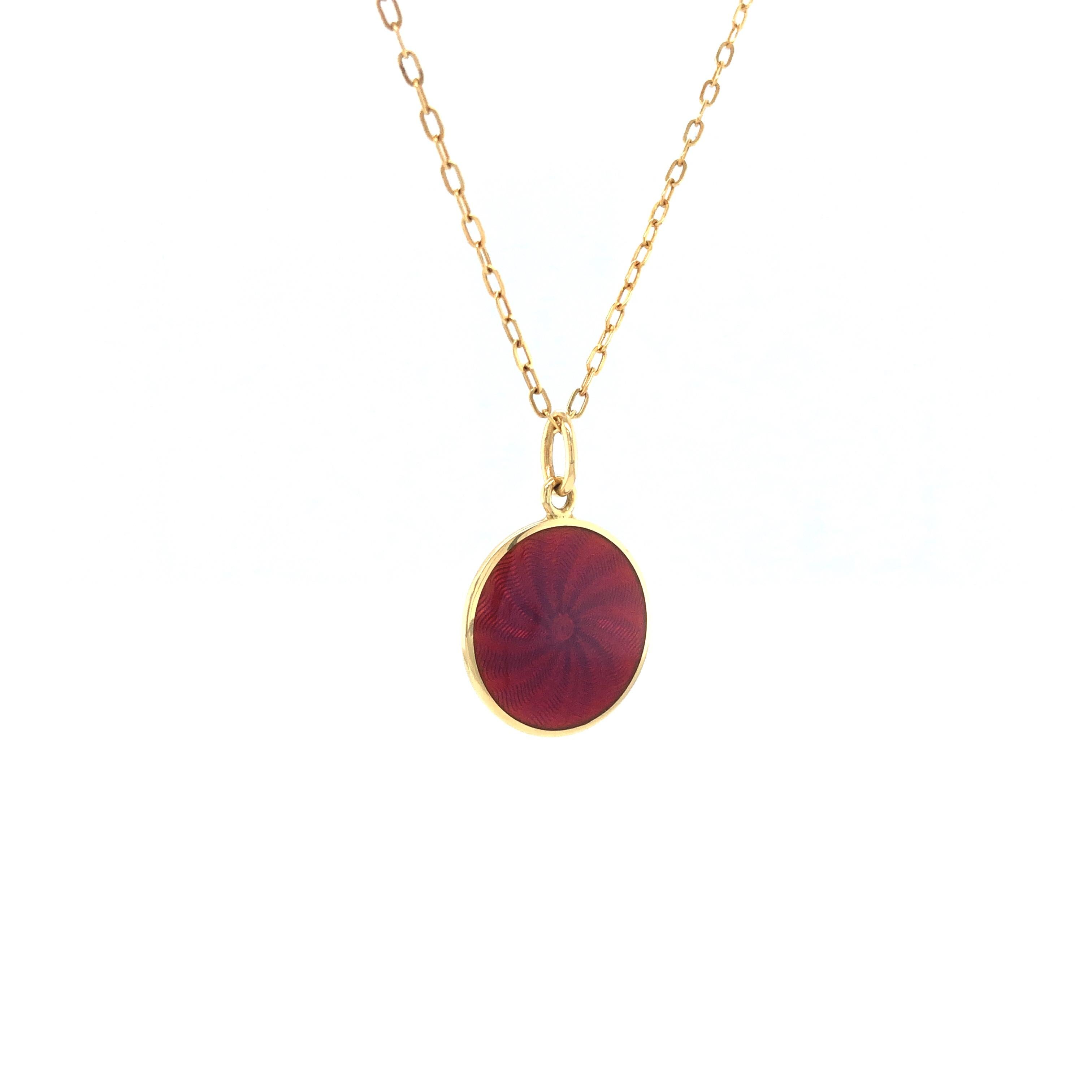 Round Diskos Pendant Necklace 18k Yellow Gold Raspberry Guilloche Enamel  For Sale 3