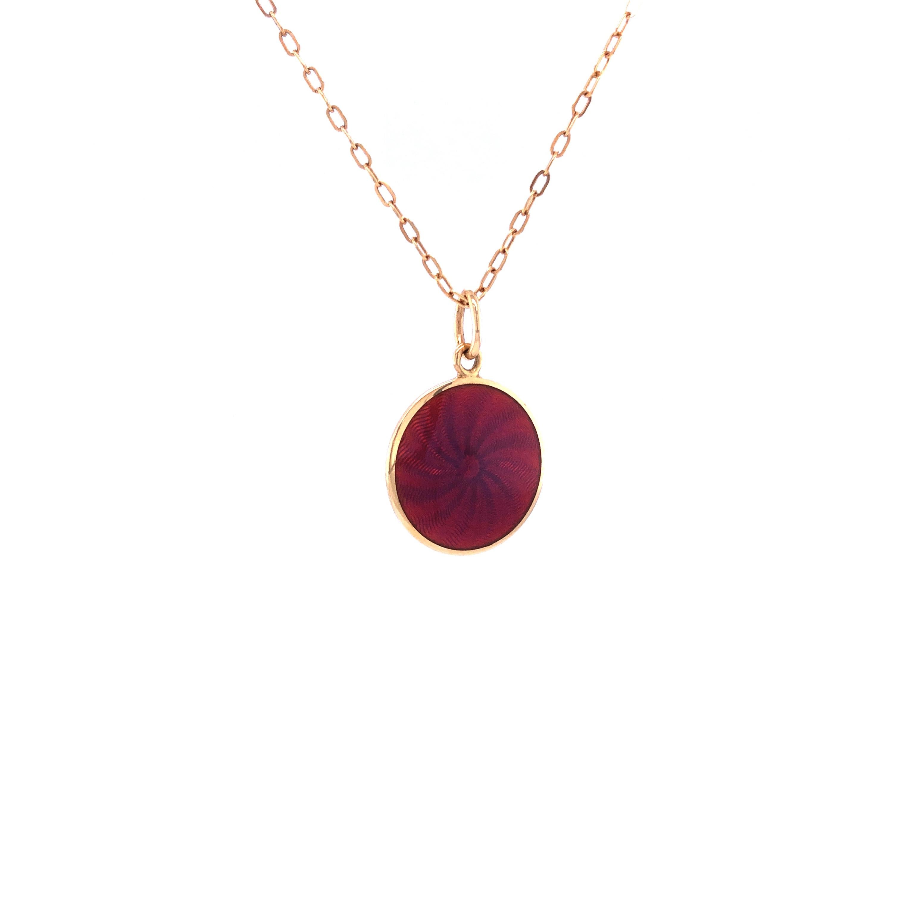 Collier pendentif disque rond en or jaune 18 carats émaillé guilloché framboise en vente 4