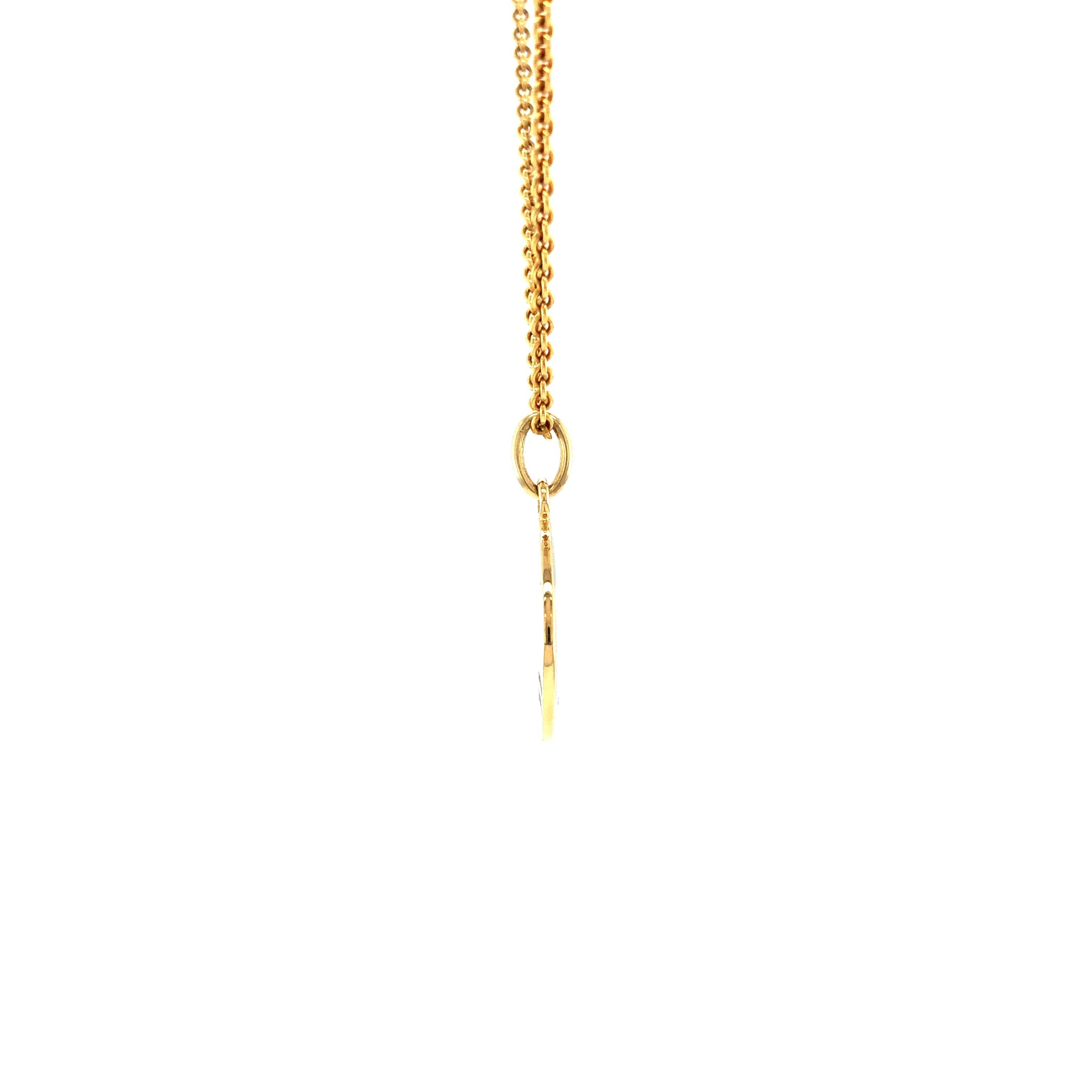 Round Diskos Pendant Necklace 18k Yellow Gold  White Guilloche Enamel 15.0 mm For Sale 1