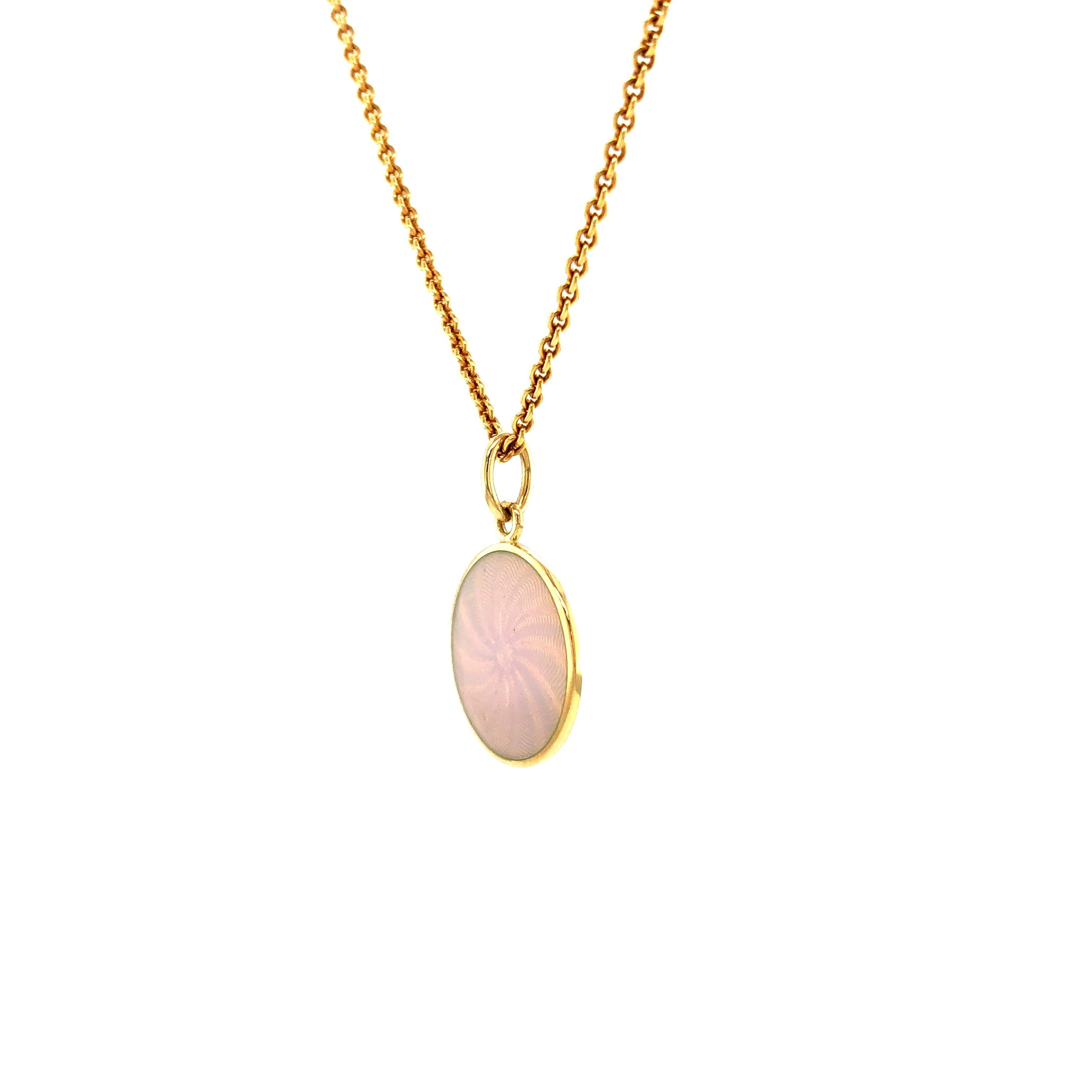 Collier pendentif disque rond en or jaune 18 carats  Émail blanc guilloché 15,0 mm en vente 3