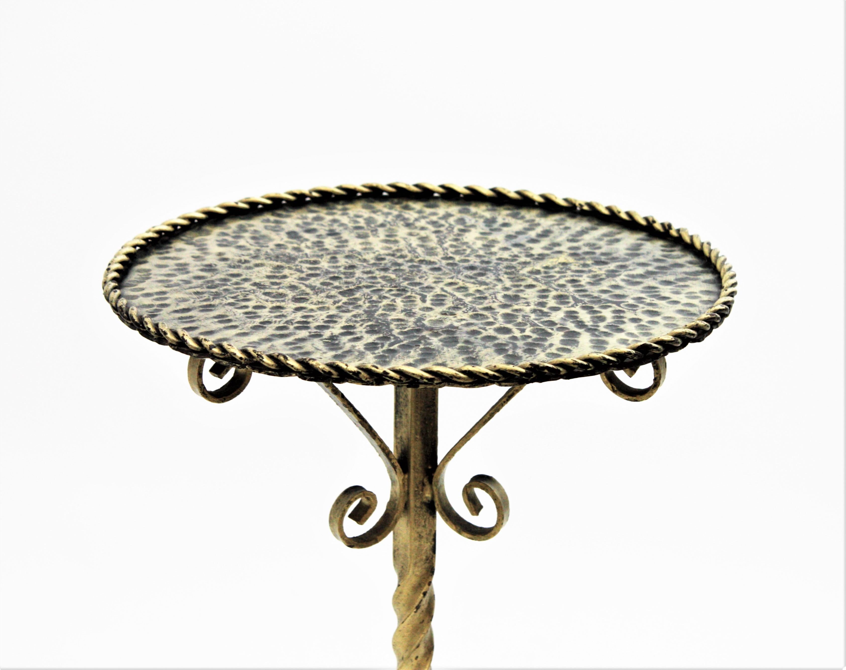 Spanish Gilt Martini Table / Drinks End or Side Table, Wrought Iron In Good Condition For Sale In Barcelona, ES