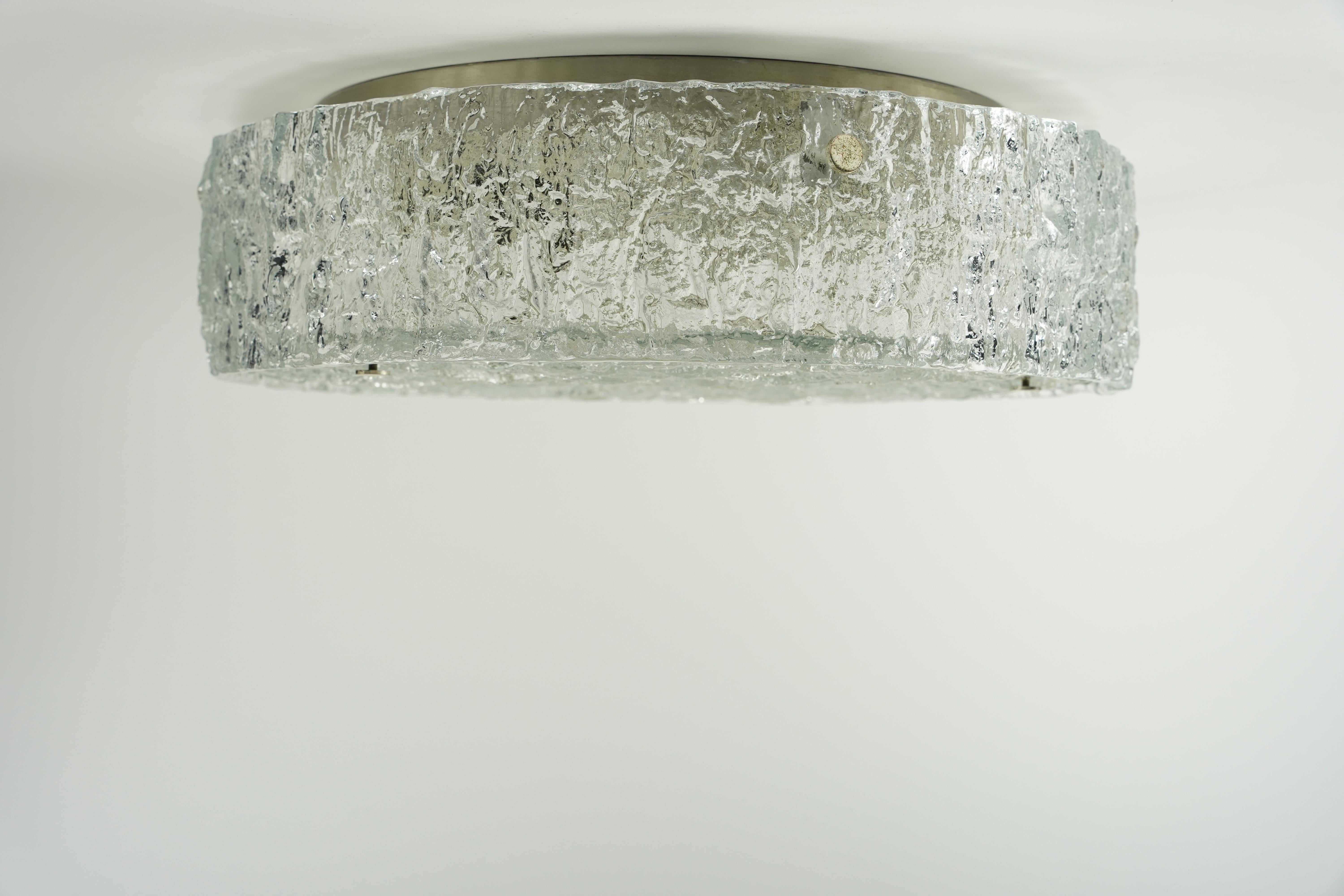 Allemand Monture encastrée en verre rond en forme de tambour par Kaiser, Allemagne, années 1960 en vente