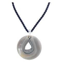 Pendentif en agate de quartz Druzy et rhodium en or blanc 14 carats 