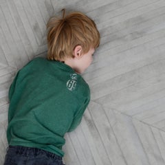 Tappeto rotondo personalizzabile in pelle bovina La Quinta, tinta di grigio, X-Large