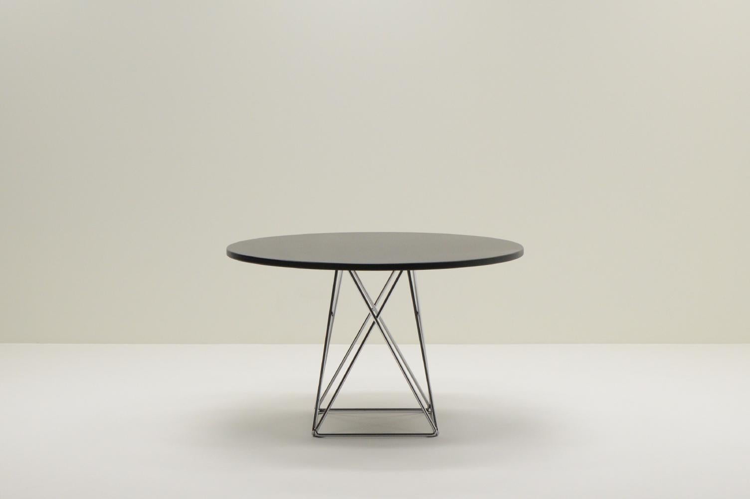 Mid-Century Modern Round Eiffel dining table from Thonet, 1970s Germany.