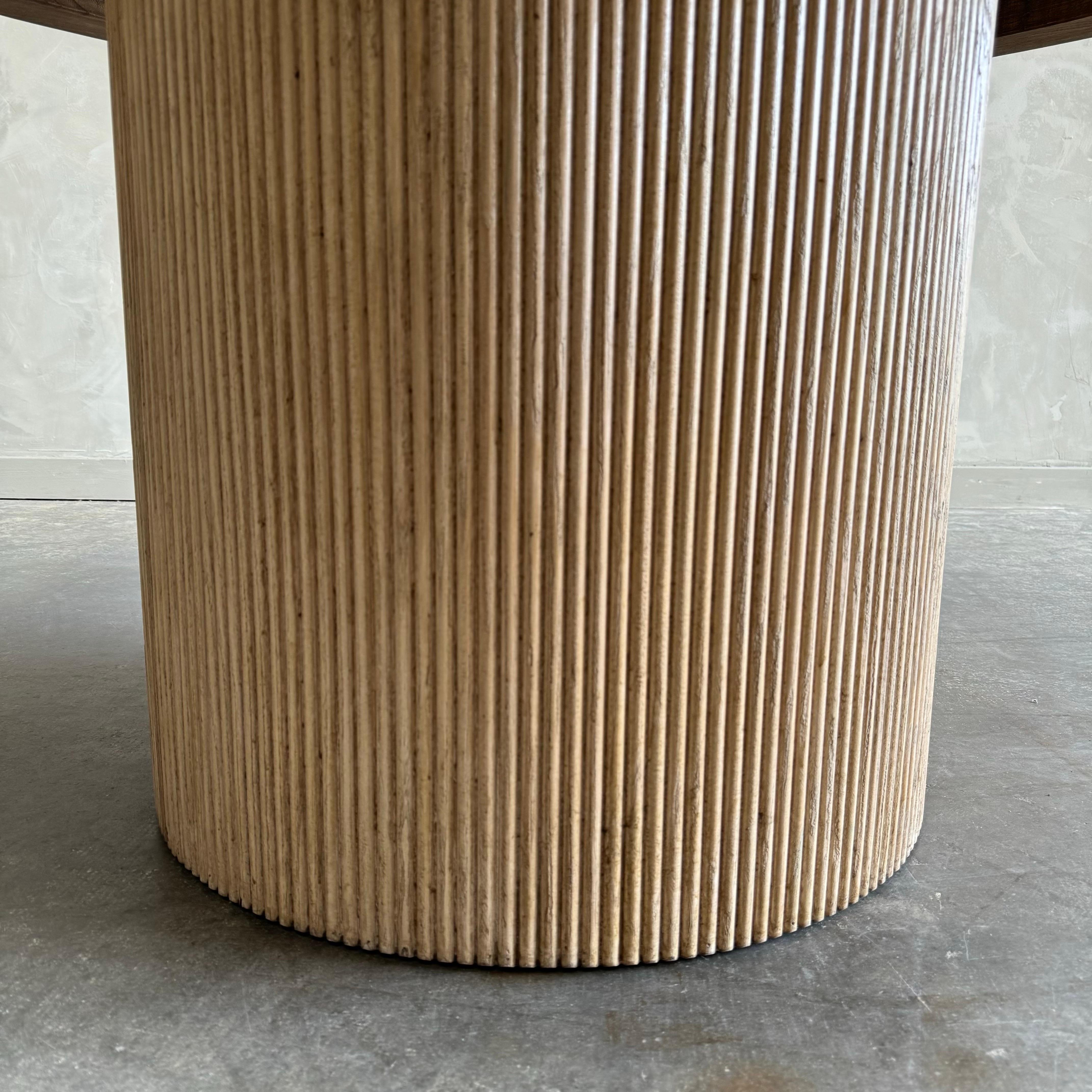 Elm Round elm wood reeded dining table 60