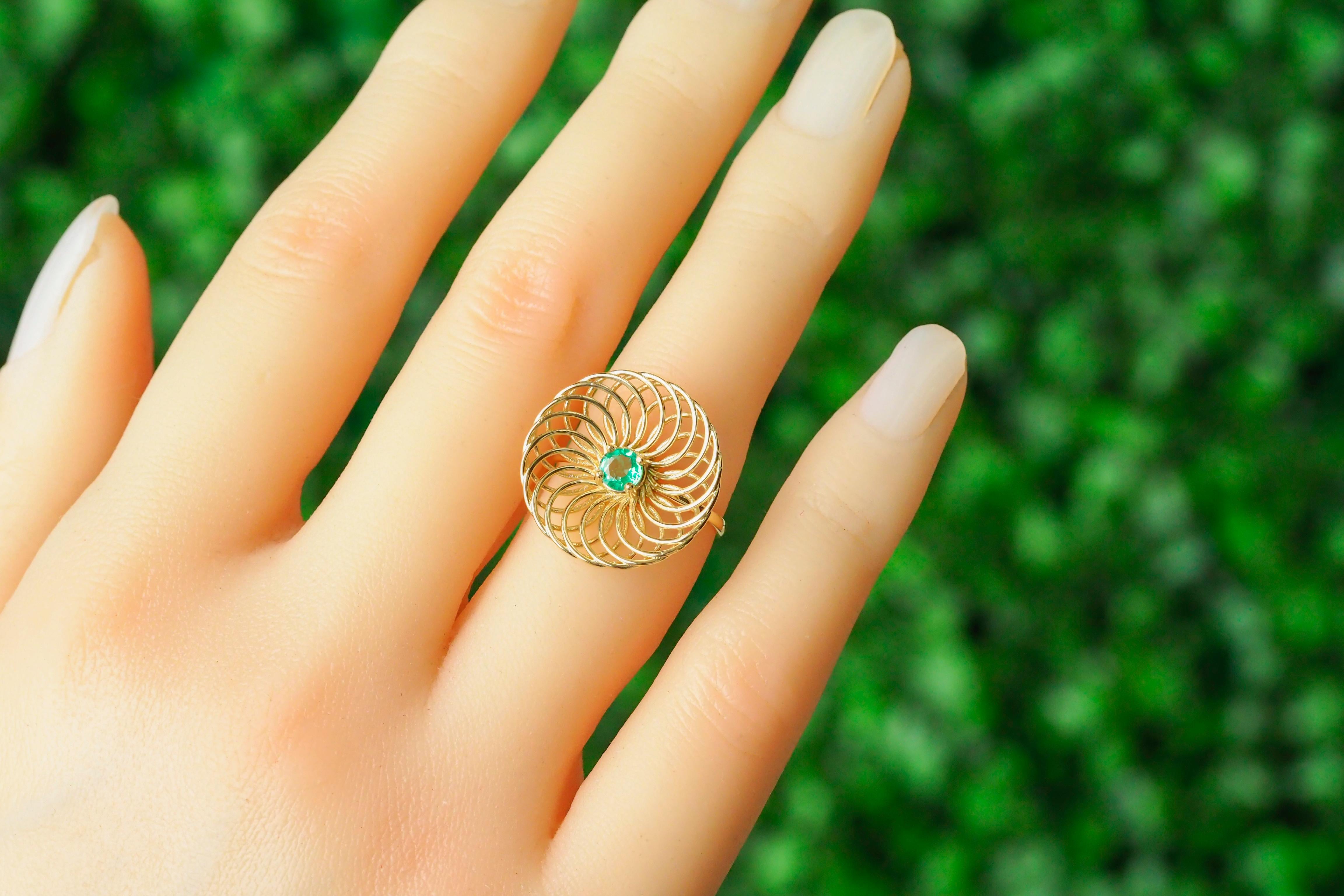 Im Angebot: Runder Smaragd 14k Gold Ring. Smaragd-Verlobungsring () 10