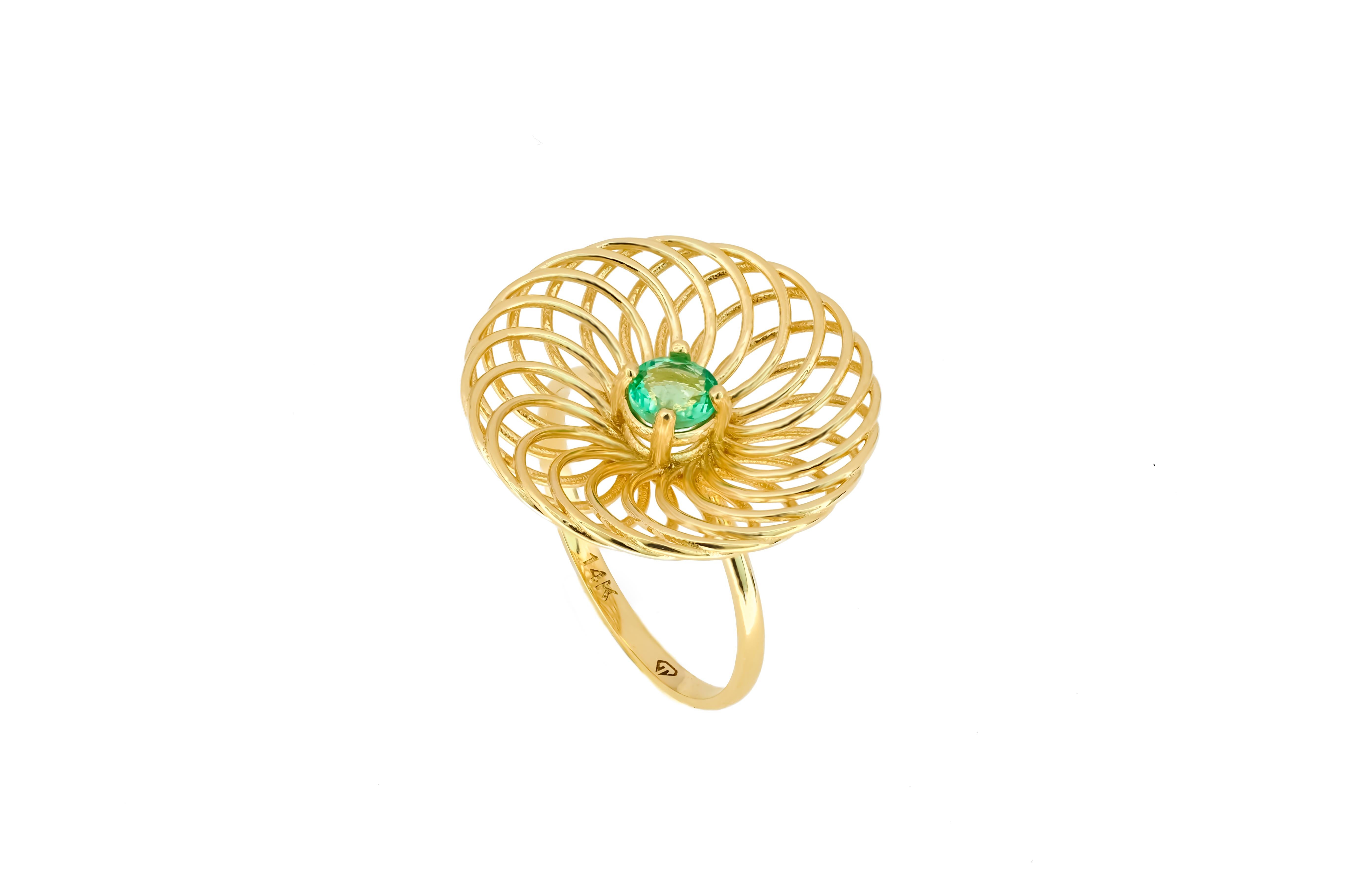 Round emerald 14k gold ring.  For Sale 4