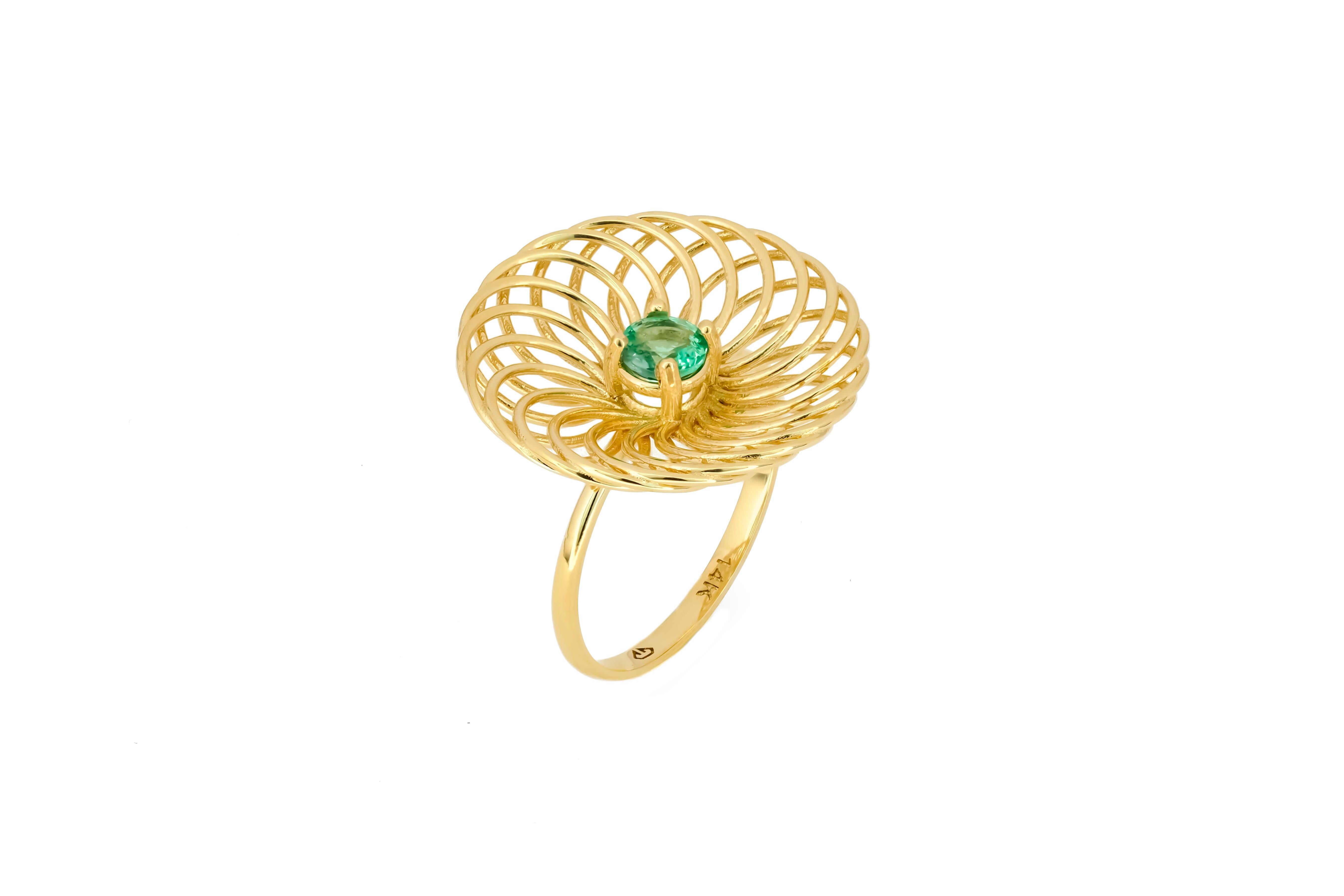 Round emerald 14k gold ring.  For Sale 2